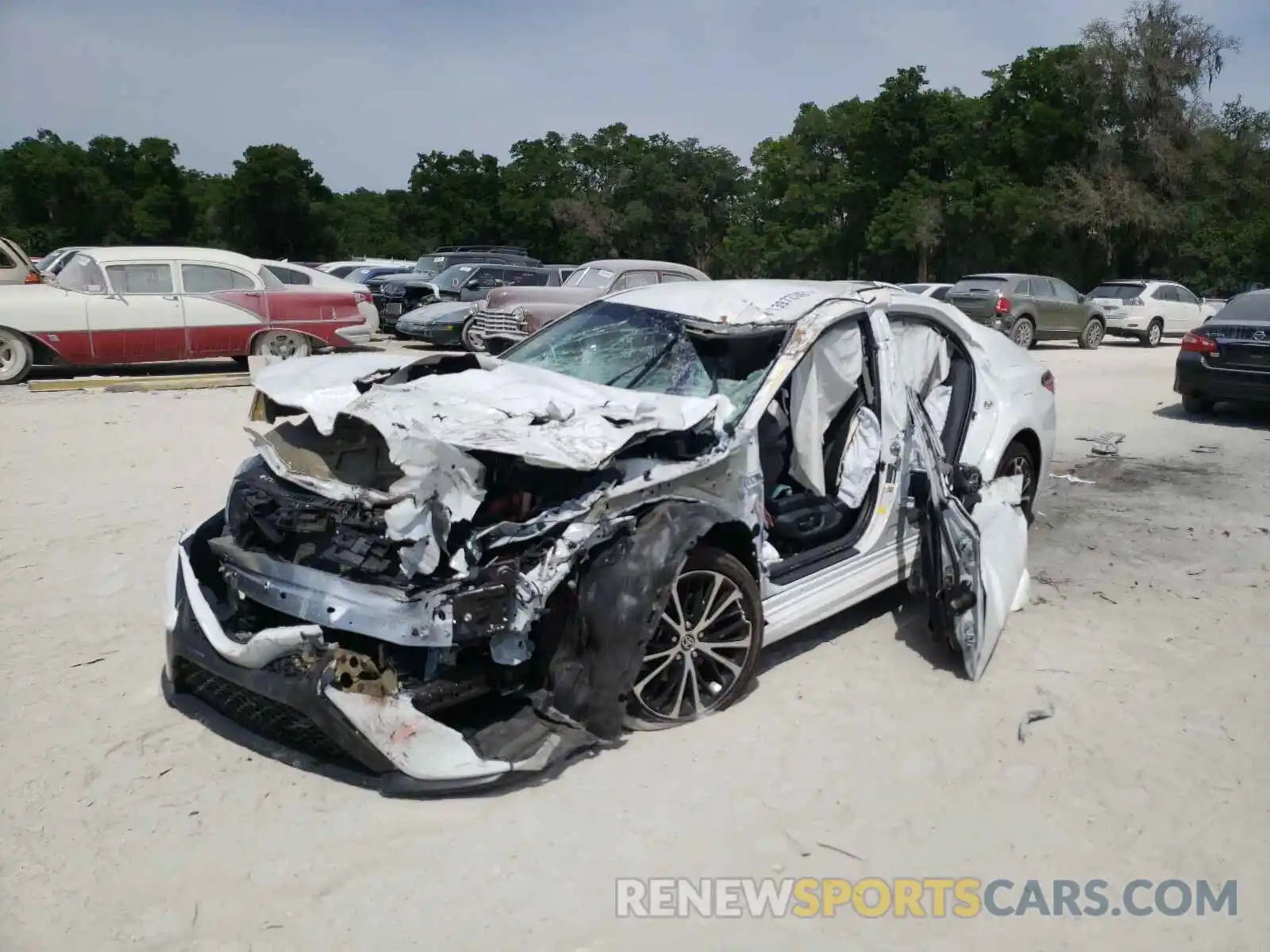 2 Photograph of a damaged car 4T1G11AK6LU998763 TOYOTA CAMRY 2020