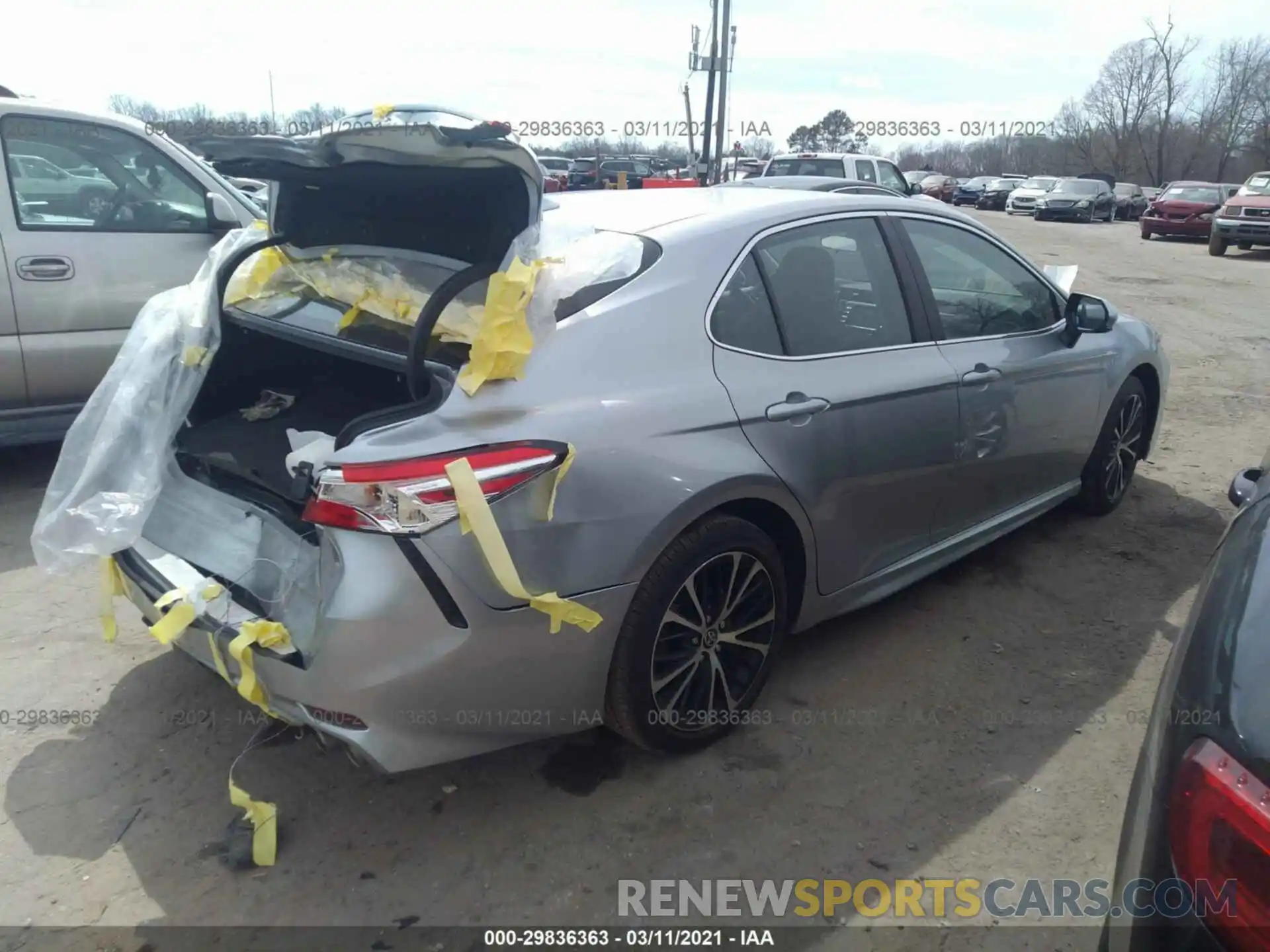 4 Photograph of a damaged car 4T1G11AK7L4507729 TOYOTA CAMRY 2020