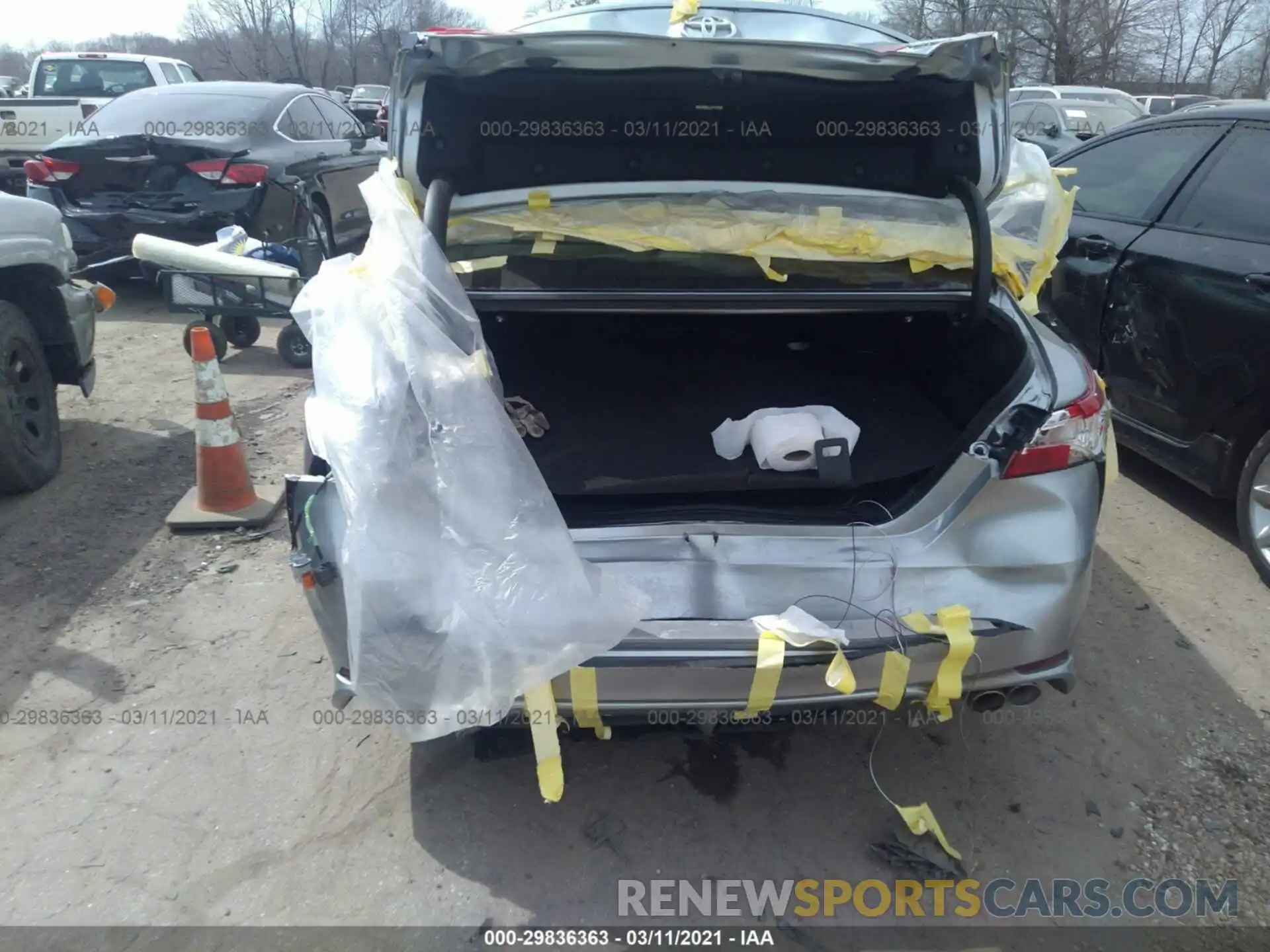 6 Photograph of a damaged car 4T1G11AK7L4507729 TOYOTA CAMRY 2020