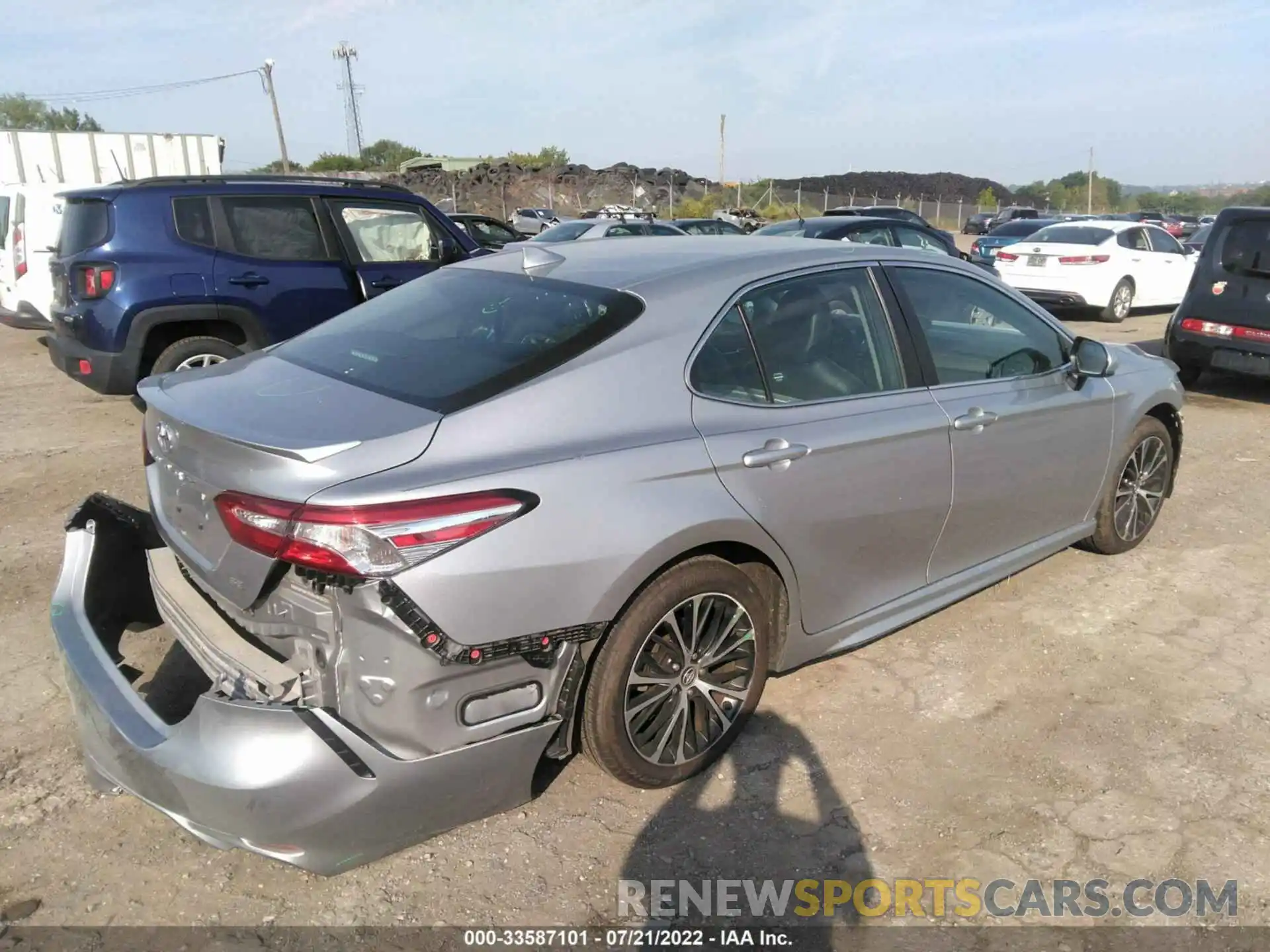 4 Photograph of a damaged car 4T1G11AK7LU303383 TOYOTA CAMRY 2020