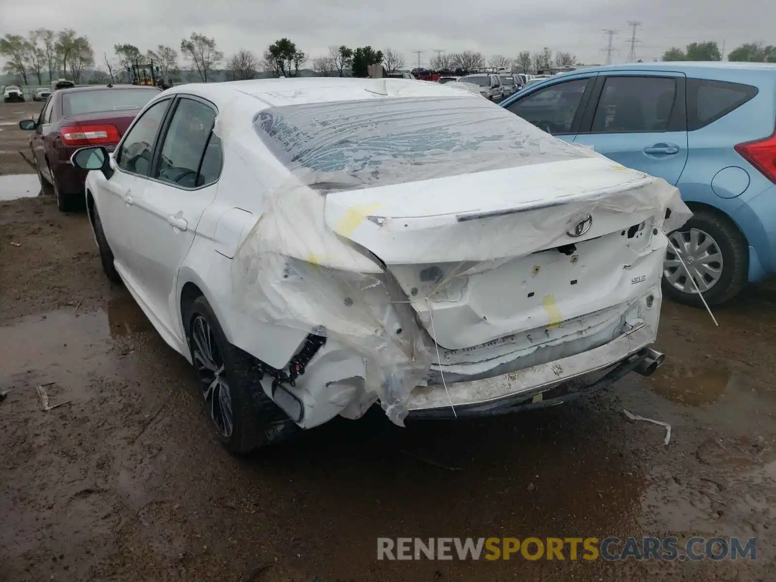 3 Photograph of a damaged car 4T1G11AK7LU304128 TOYOTA CAMRY 2020