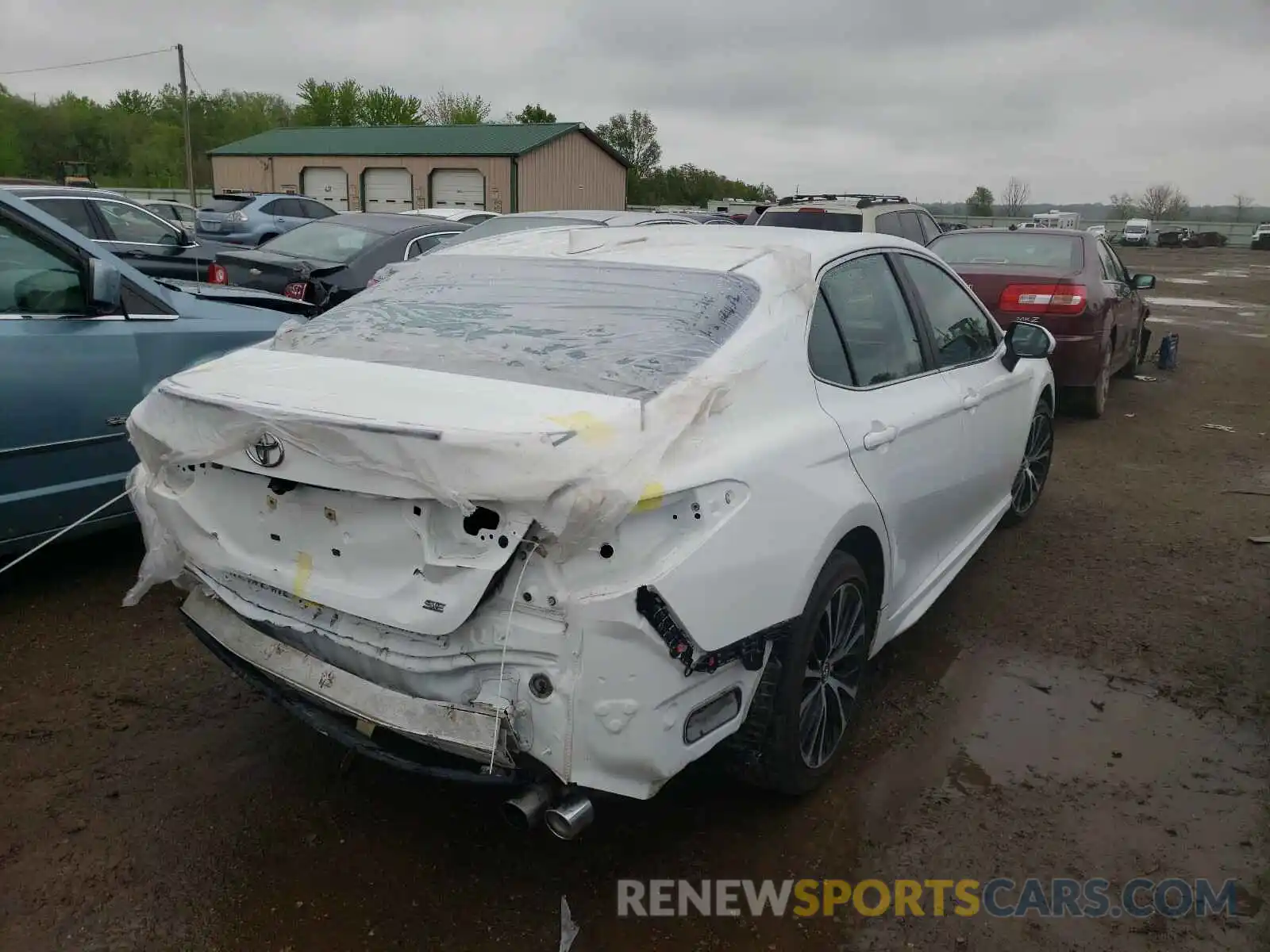 4 Photograph of a damaged car 4T1G11AK7LU304128 TOYOTA CAMRY 2020