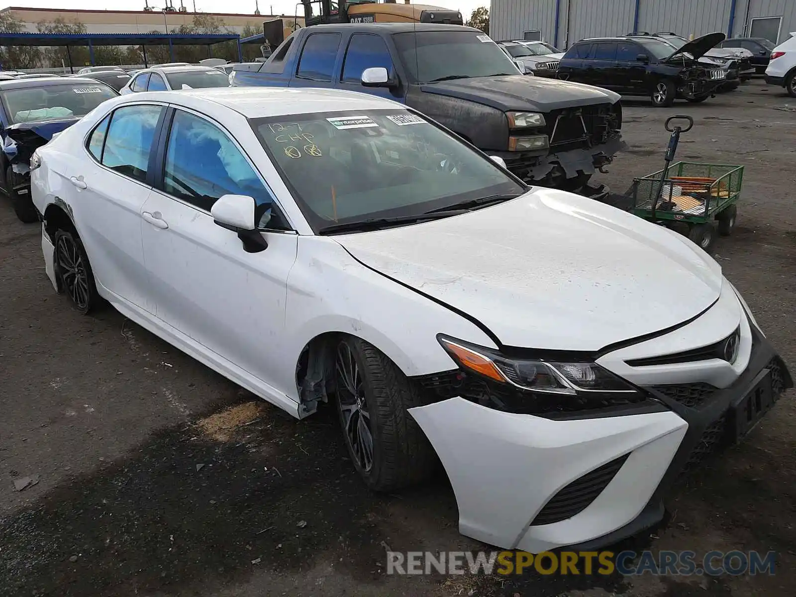 1 Photograph of a damaged car 4T1G11AK7LU306557 TOYOTA CAMRY 2020