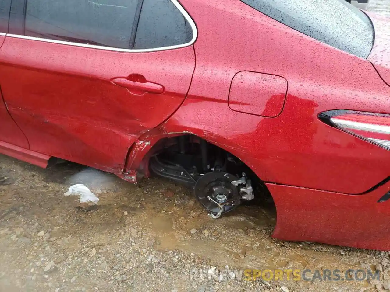 9 Photograph of a damaged car 4T1G11AK7LU312424 TOYOTA CAMRY 2020