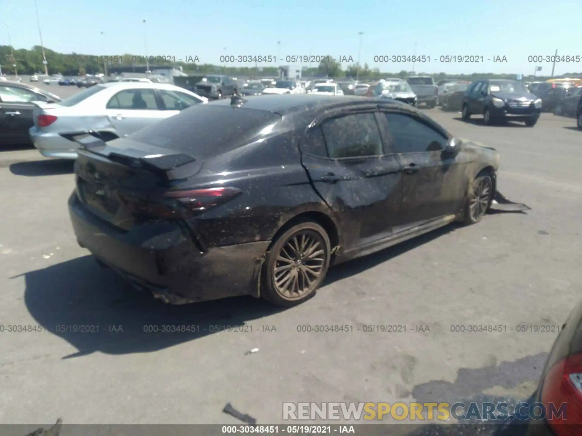 4 Photograph of a damaged car 4T1G11AK7LU313704 TOYOTA CAMRY 2020