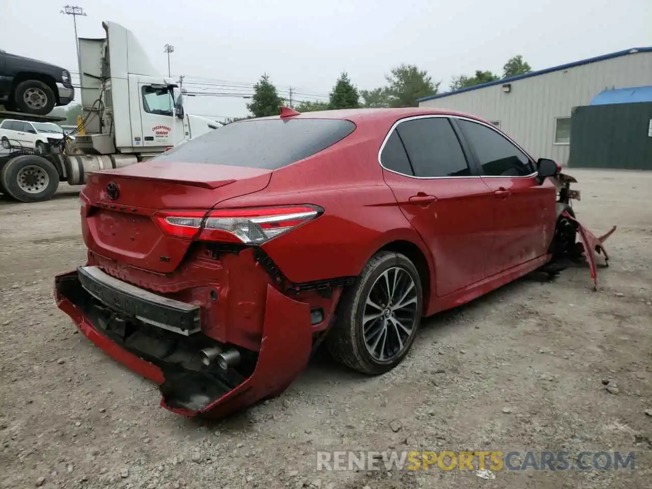 4 Photograph of a damaged car 4T1G11AK7LU314724 TOYOTA CAMRY 2020