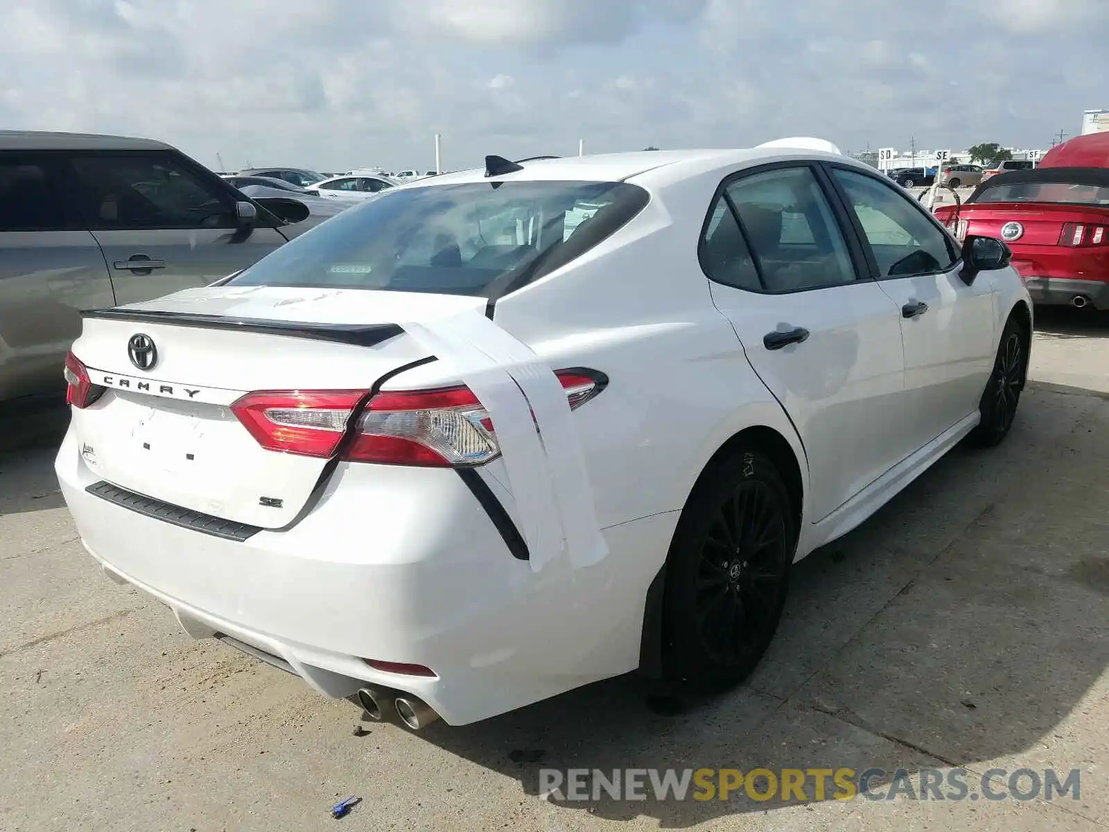 4 Photograph of a damaged car 4T1G11AK7LU315307 TOYOTA CAMRY 2020