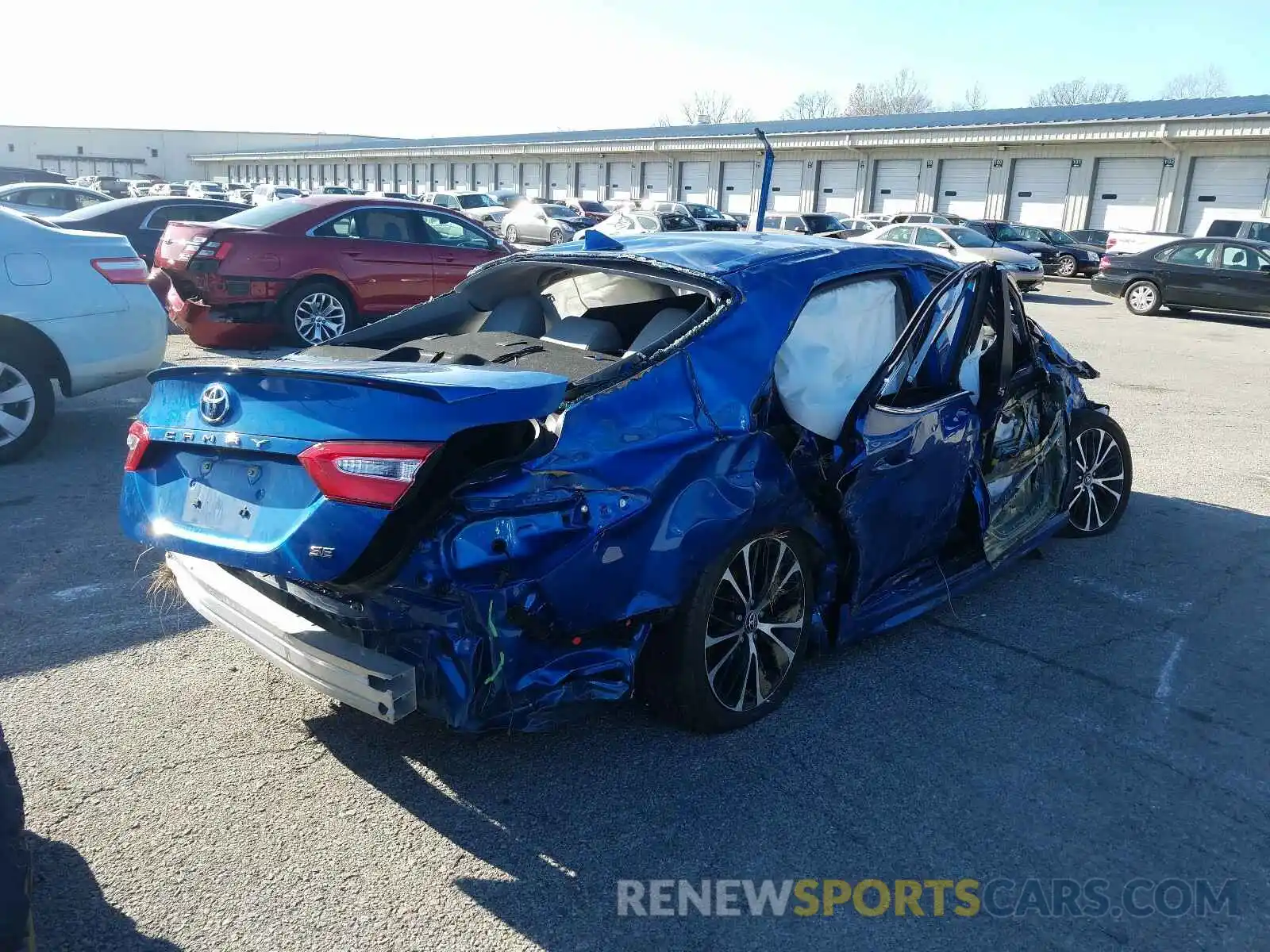 4 Photograph of a damaged car 4T1G11AK7LU317946 TOYOTA CAMRY 2020