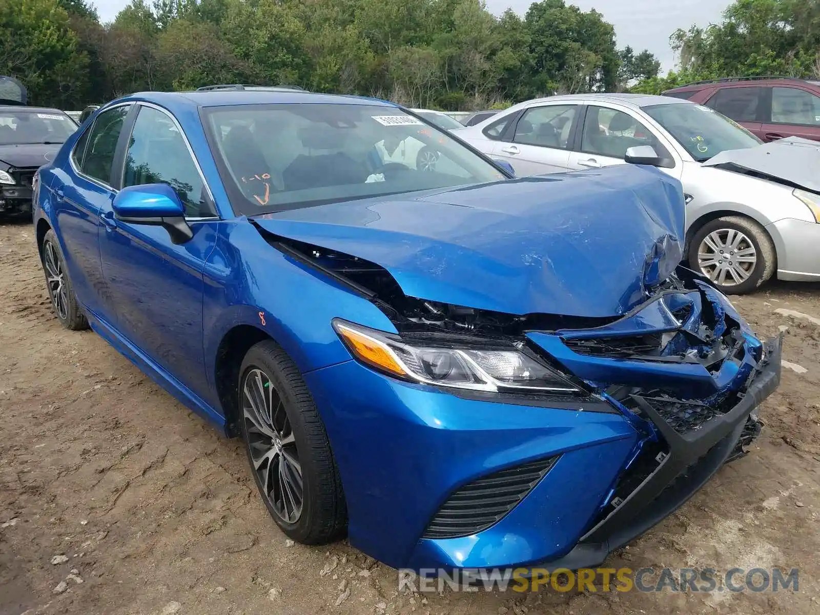 1 Photograph of a damaged car 4T1G11AK7LU321060 TOYOTA CAMRY 2020