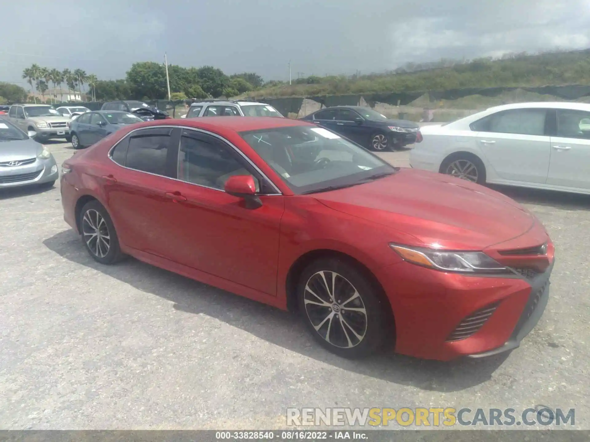 1 Photograph of a damaged car 4T1G11AK7LU321513 TOYOTA CAMRY 2020