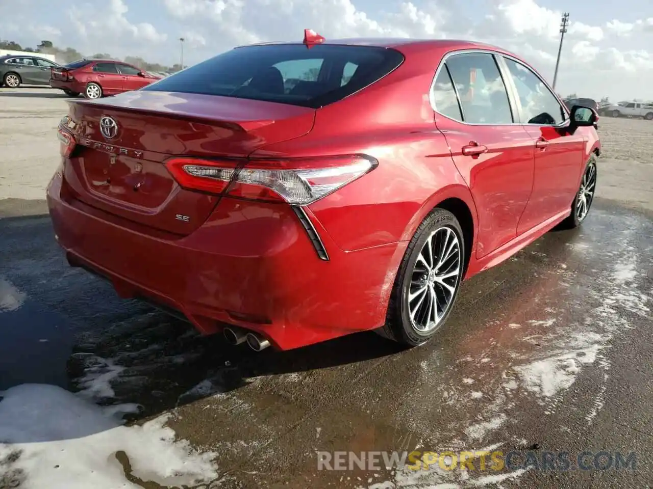 4 Photograph of a damaged car 4T1G11AK7LU321608 TOYOTA CAMRY 2020