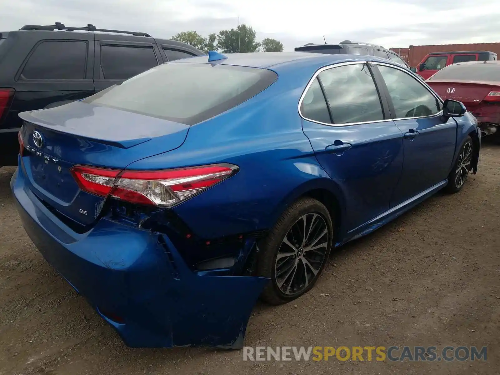 4 Photograph of a damaged car 4T1G11AK7LU324377 TOYOTA CAMRY 2020