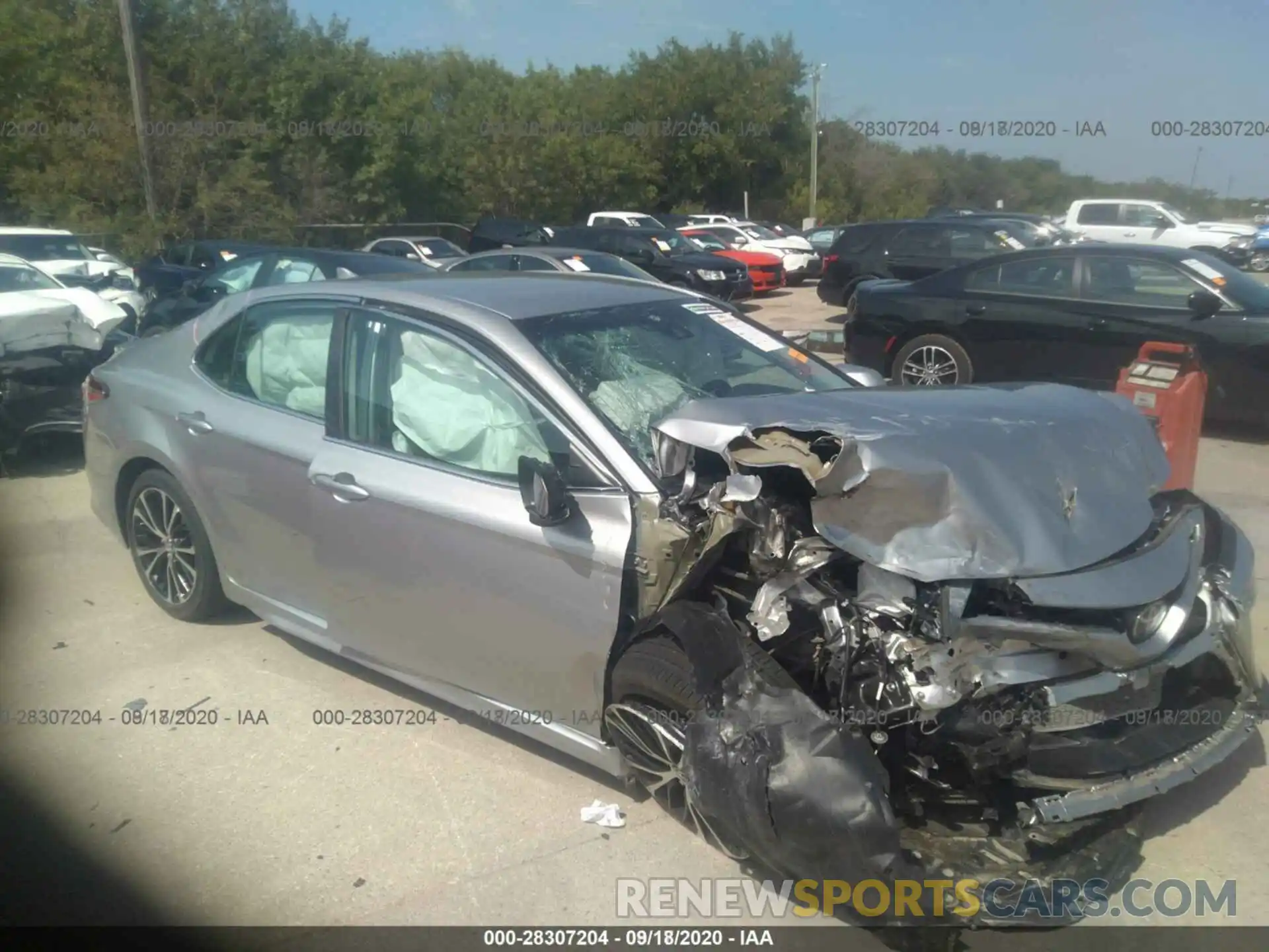 11 Photograph of a damaged car 4T1G11AK7LU325772 TOYOTA CAMRY 2020