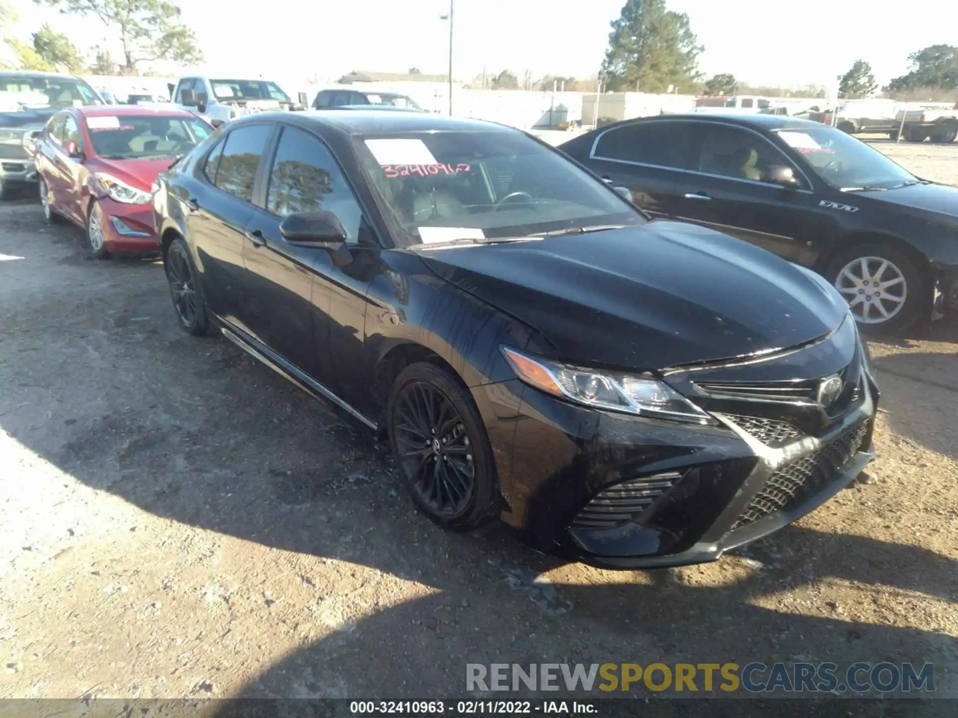 1 Photograph of a damaged car 4T1G11AK7LU328462 TOYOTA CAMRY 2020