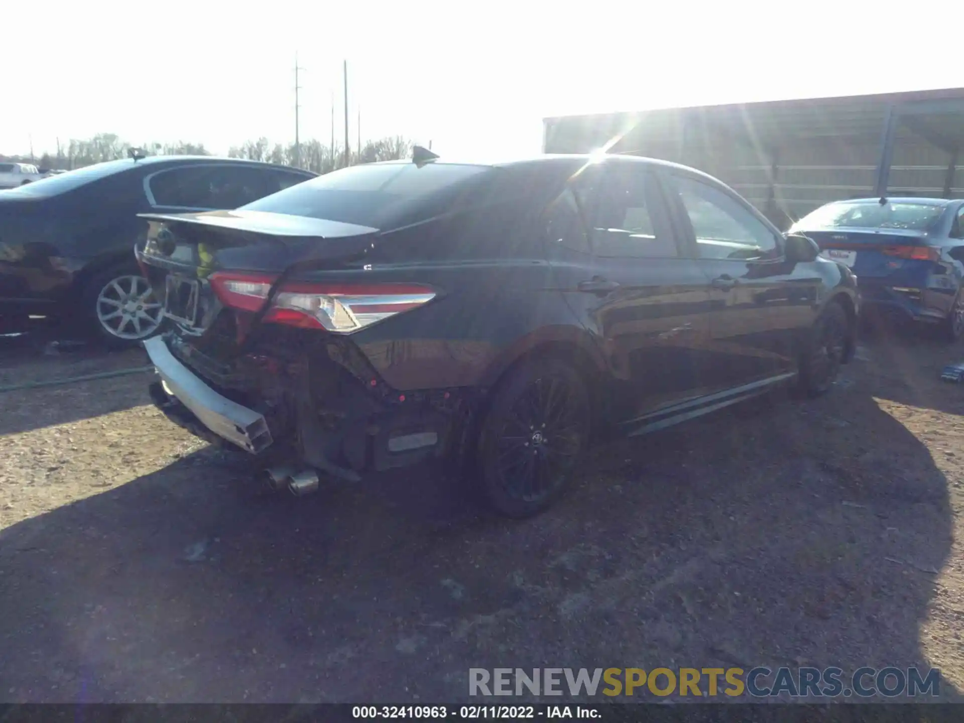 4 Photograph of a damaged car 4T1G11AK7LU328462 TOYOTA CAMRY 2020