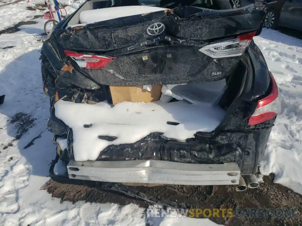 9 Photograph of a damaged car 4T1G11AK7LU330552 TOYOTA CAMRY 2020