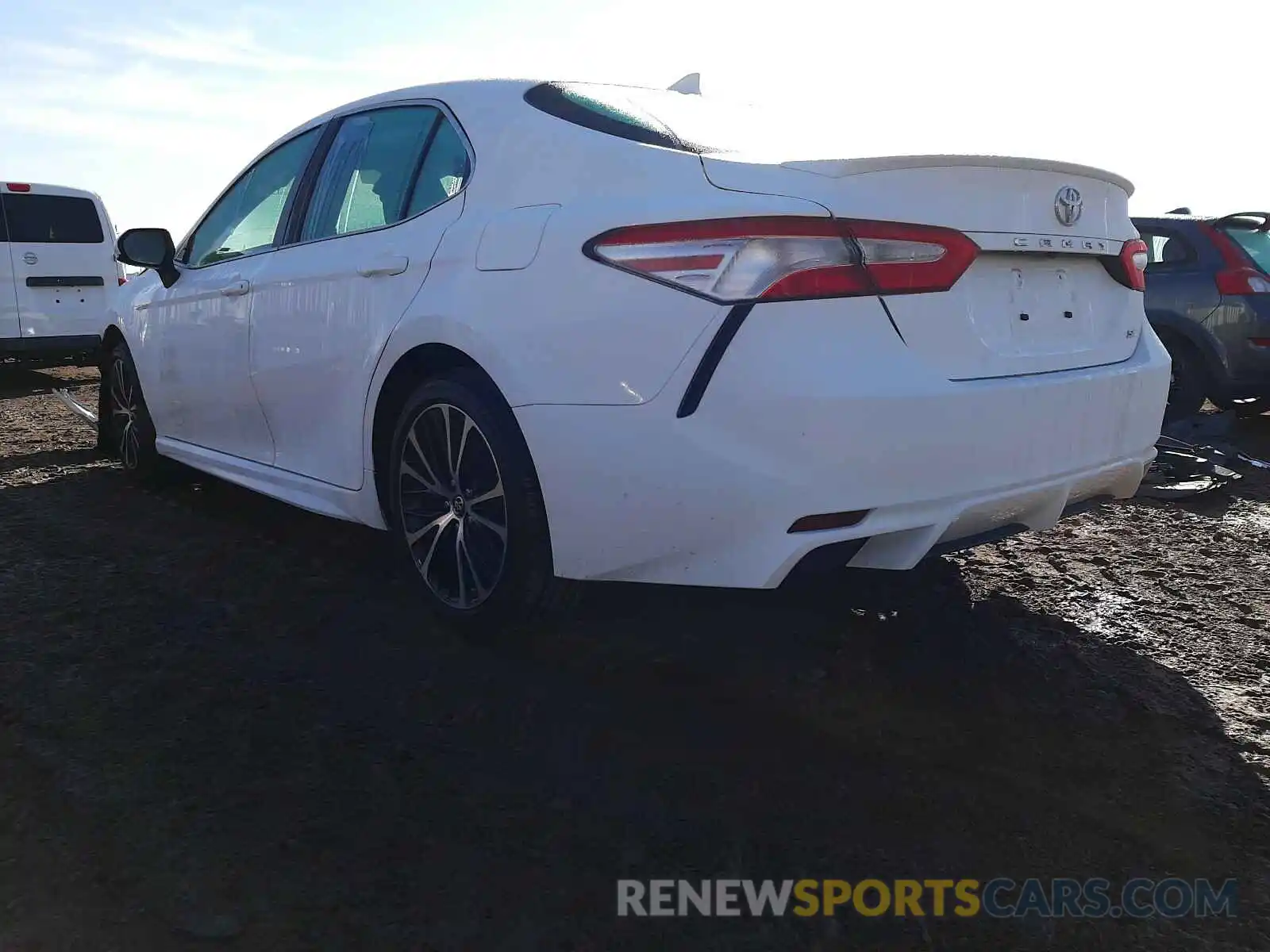 3 Photograph of a damaged car 4T1G11AK7LU341566 TOYOTA CAMRY 2020