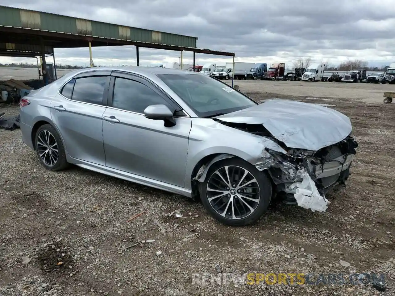 4 Photograph of a damaged car 4T1G11AK7LU341812 TOYOTA CAMRY 2020