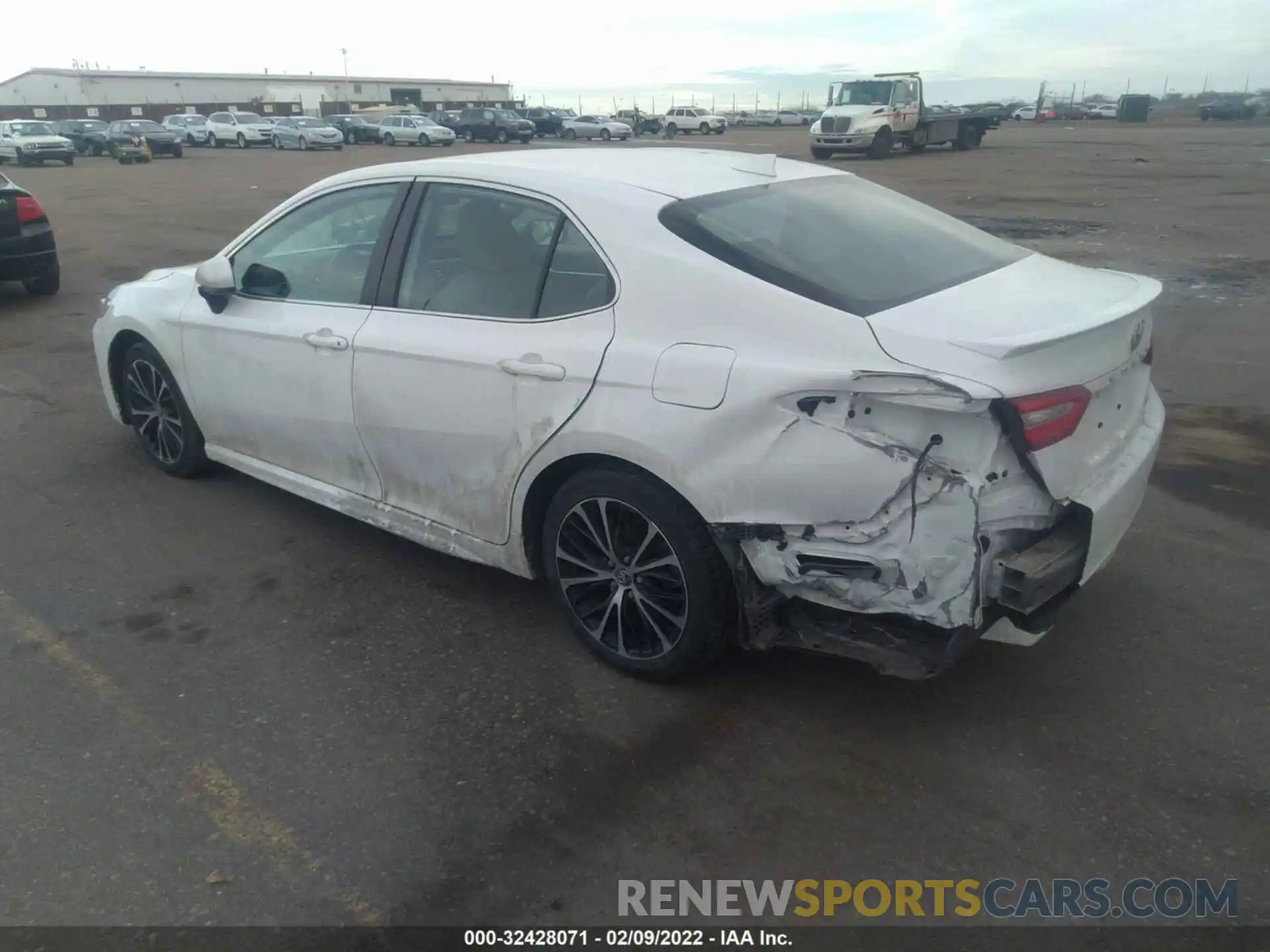 3 Photograph of a damaged car 4T1G11AK7LU343026 TOYOTA CAMRY 2020