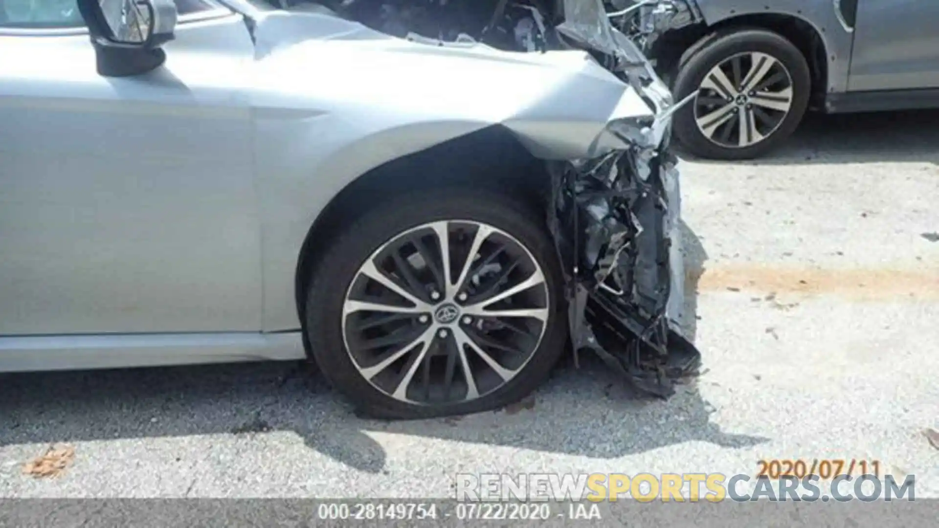 10 Photograph of a damaged car 4T1G11AK7LU343639 TOYOTA CAMRY 2020