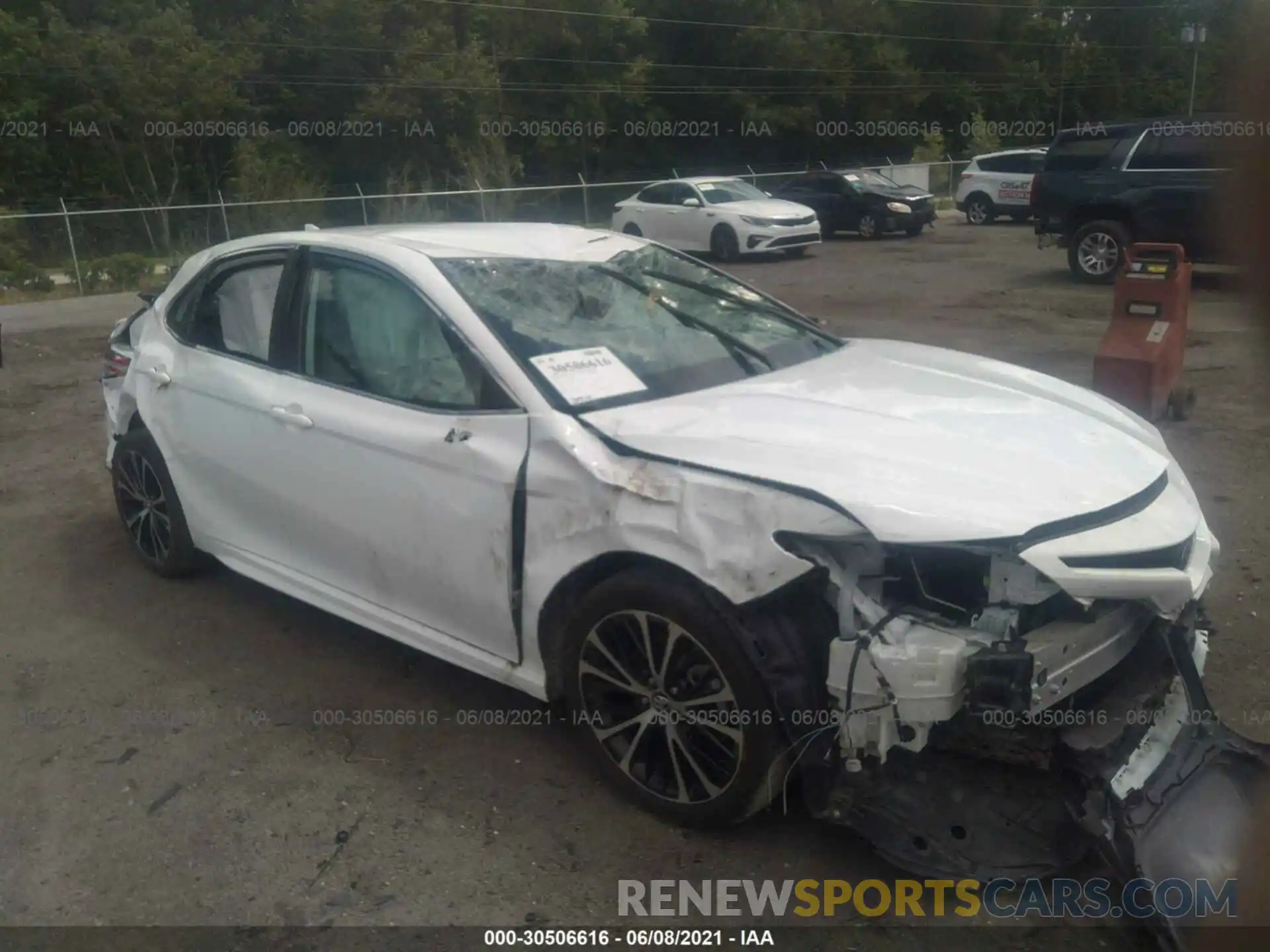 1 Photograph of a damaged car 4T1G11AK7LU343981 TOYOTA CAMRY 2020