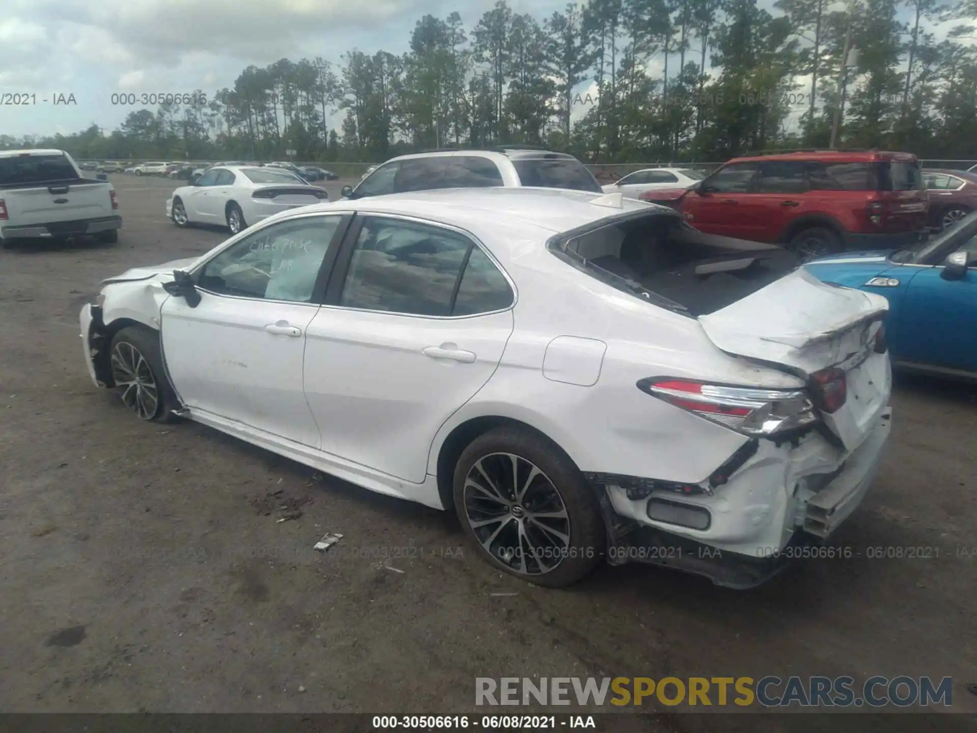 3 Photograph of a damaged car 4T1G11AK7LU343981 TOYOTA CAMRY 2020