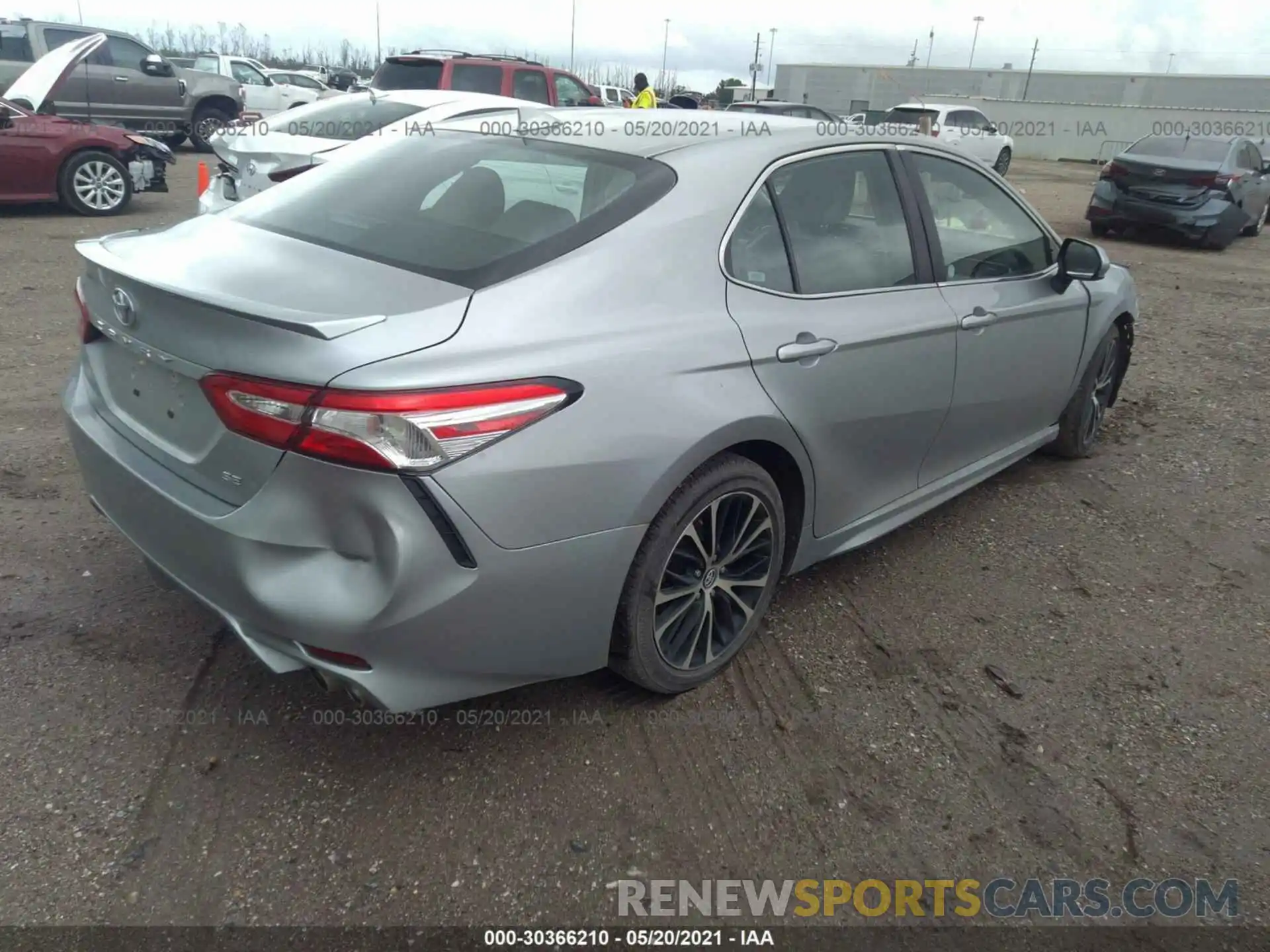 4 Photograph of a damaged car 4T1G11AK7LU348503 TOYOTA CAMRY 2020