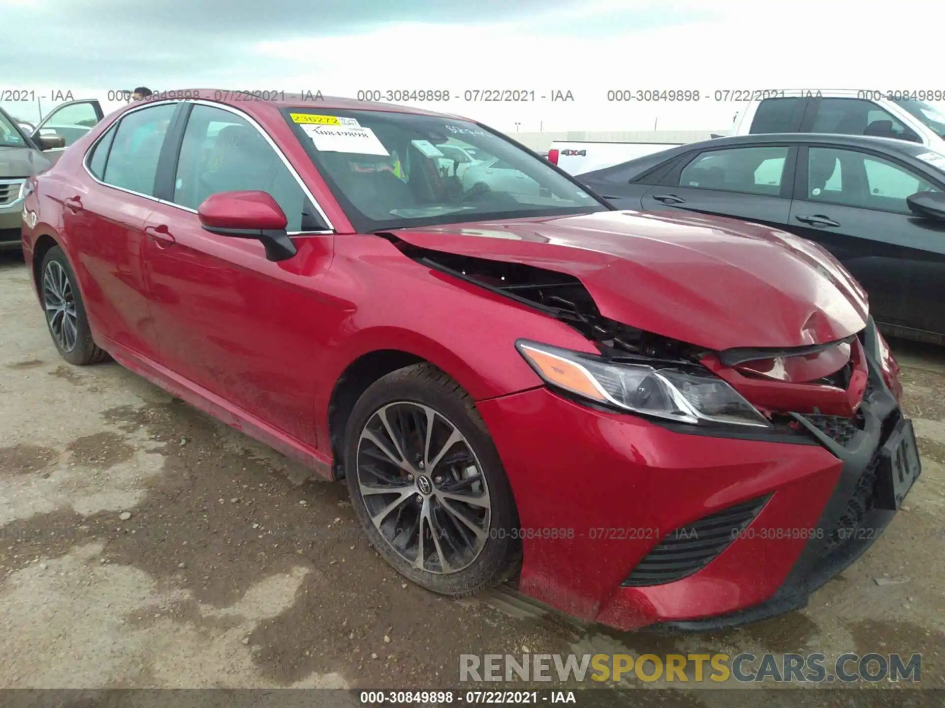 1 Photograph of a damaged car 4T1G11AK7LU348842 TOYOTA CAMRY 2020