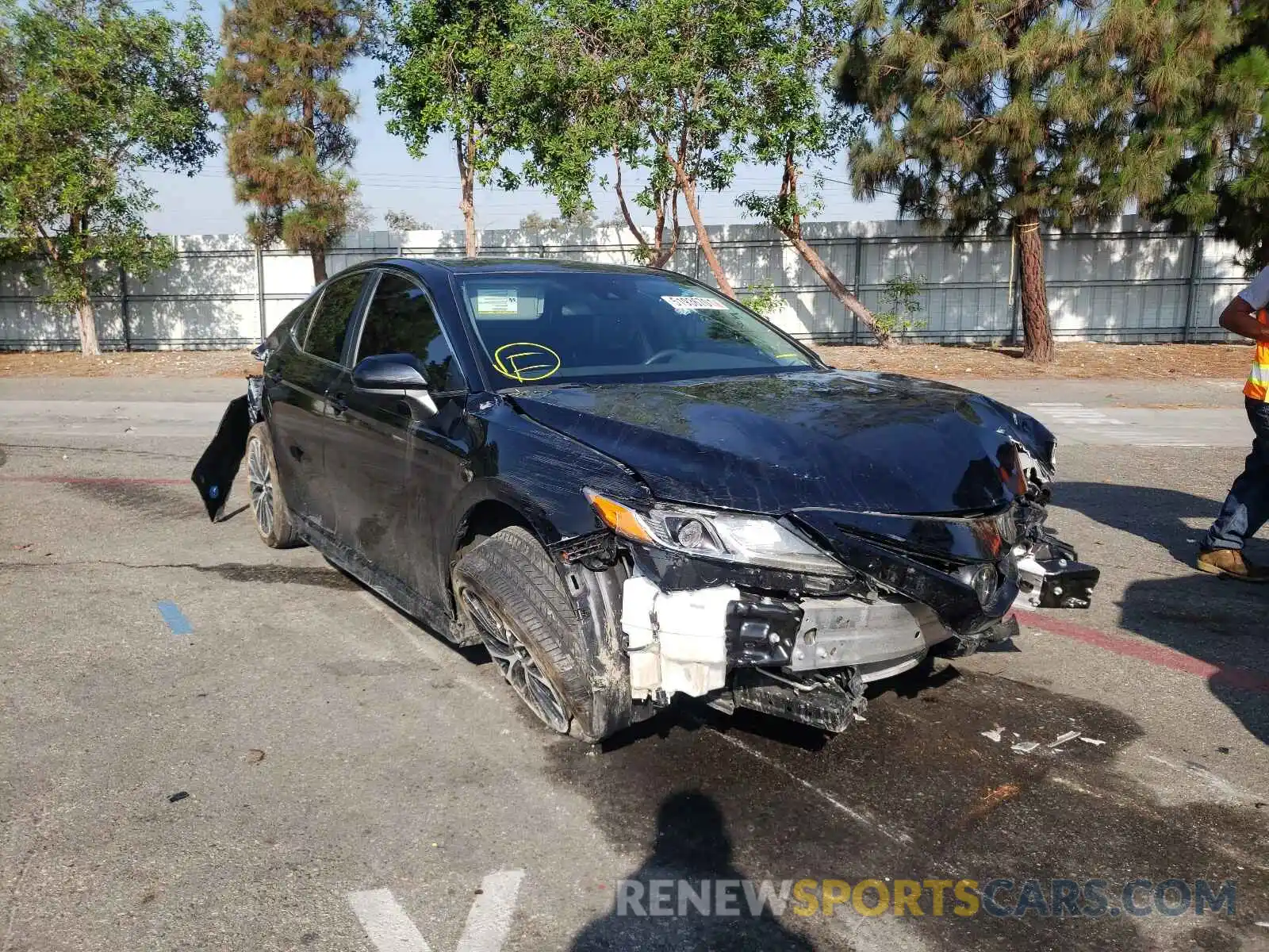 1 Photograph of a damaged car 4T1G11AK7LU350011 TOYOTA CAMRY 2020