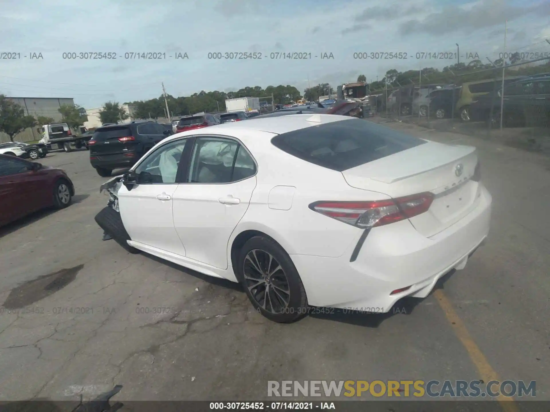 3 Photograph of a damaged car 4T1G11AK7LU352051 TOYOTA CAMRY 2020