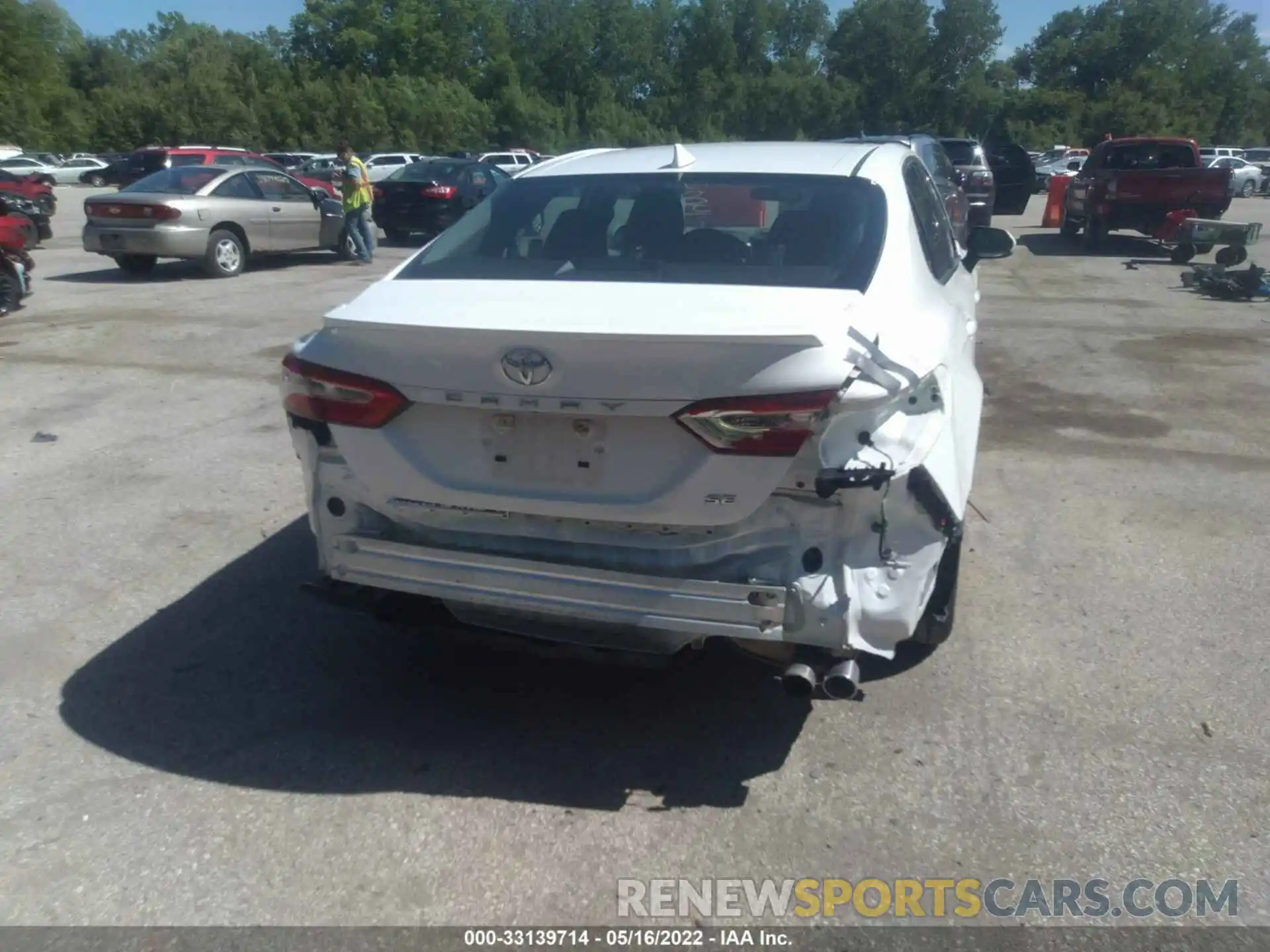 6 Photograph of a damaged car 4T1G11AK7LU355645 TOYOTA CAMRY 2020