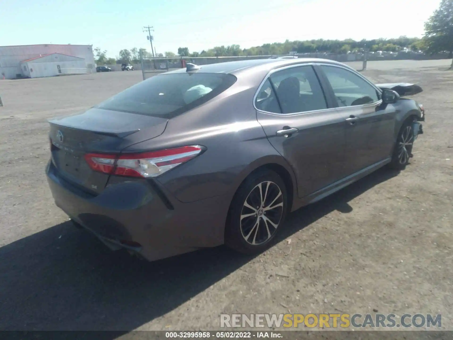 4 Photograph of a damaged car 4T1G11AK7LU359968 TOYOTA CAMRY 2020