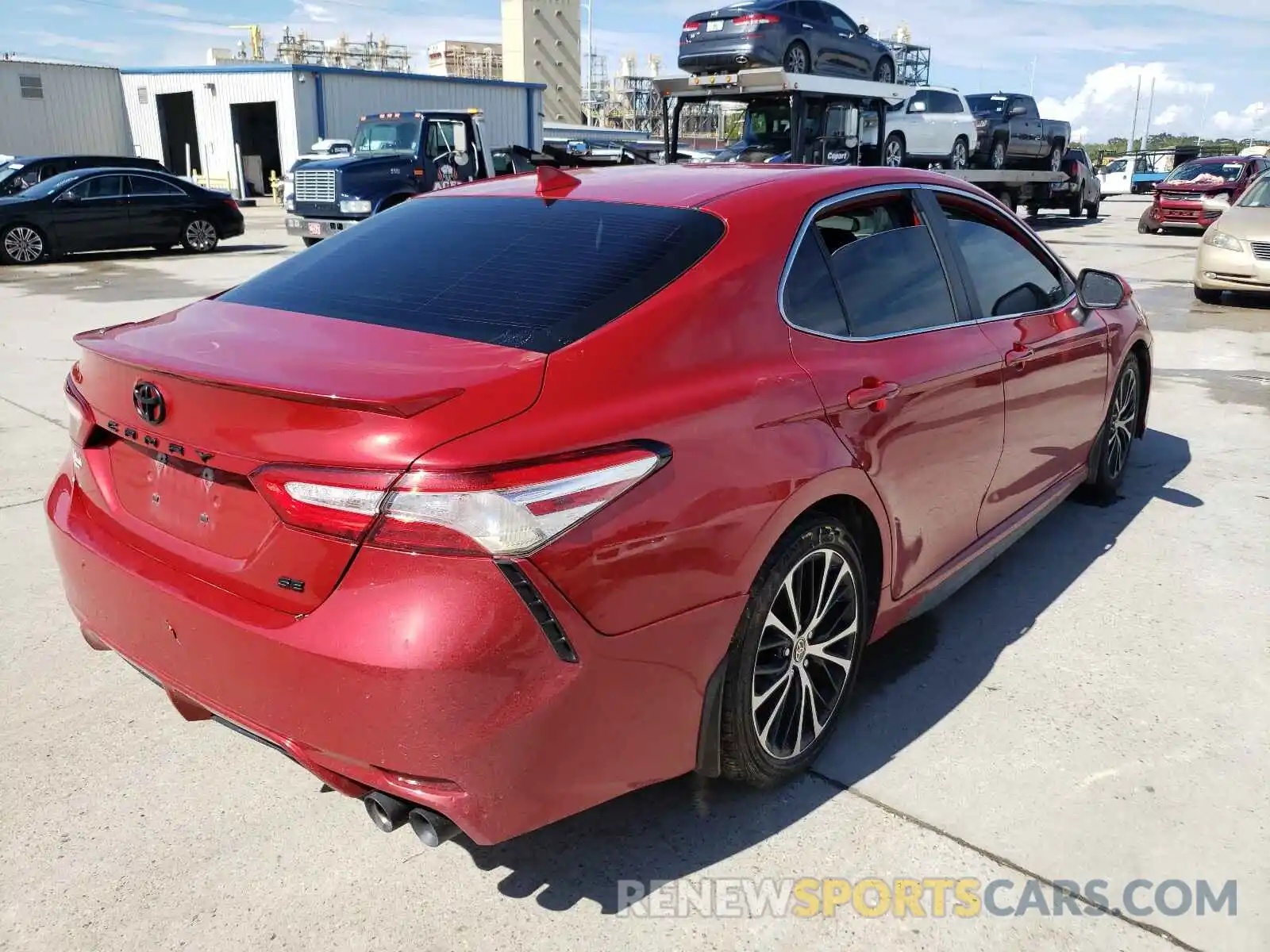 4 Photograph of a damaged car 4T1G11AK7LU361168 TOYOTA CAMRY 2020