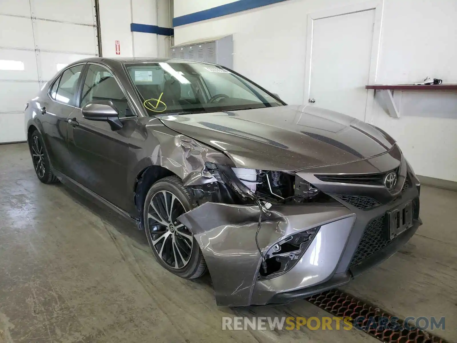 1 Photograph of a damaged car 4T1G11AK7LU363647 TOYOTA CAMRY 2020