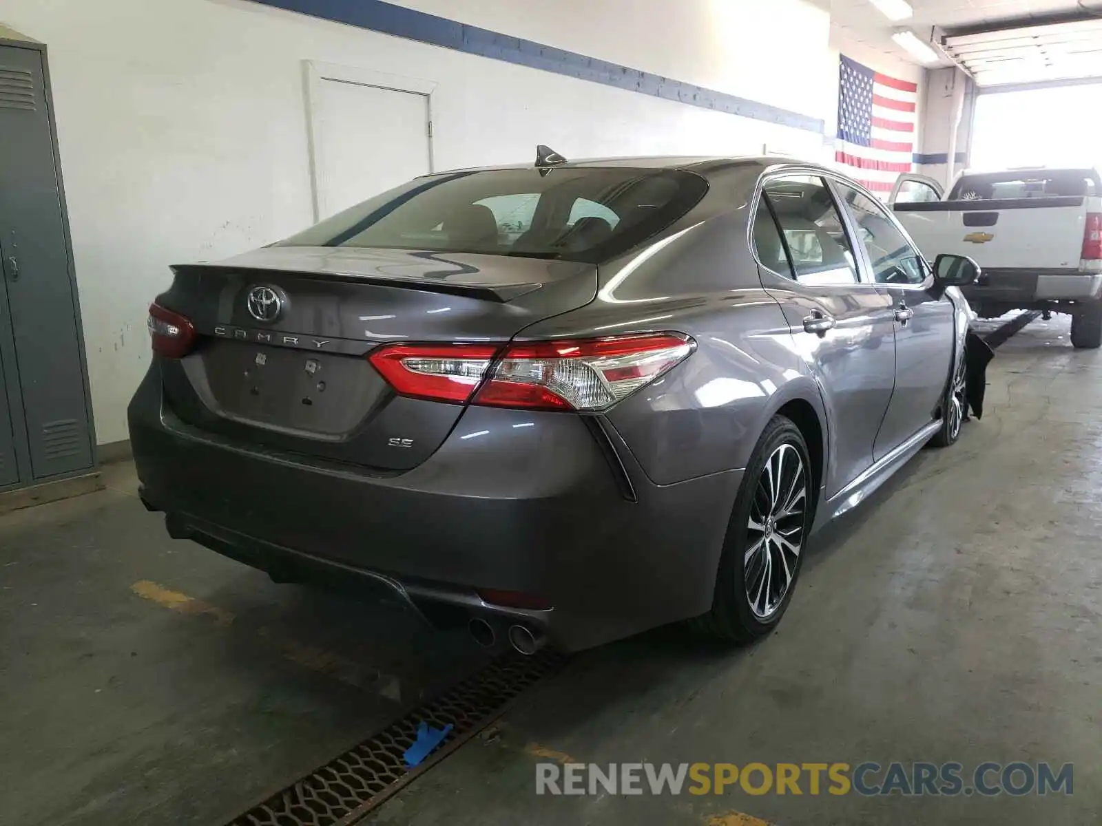 4 Photograph of a damaged car 4T1G11AK7LU363647 TOYOTA CAMRY 2020