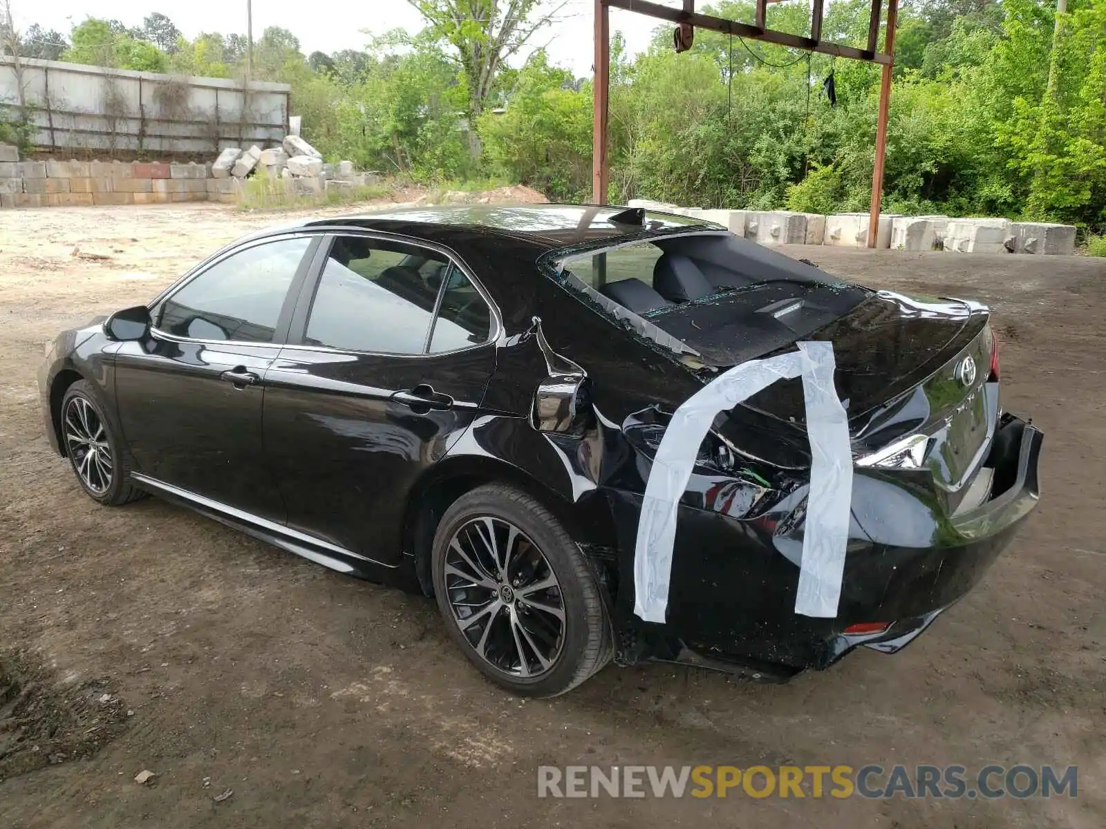 3 Photograph of a damaged car 4T1G11AK7LU363664 TOYOTA CAMRY 2020