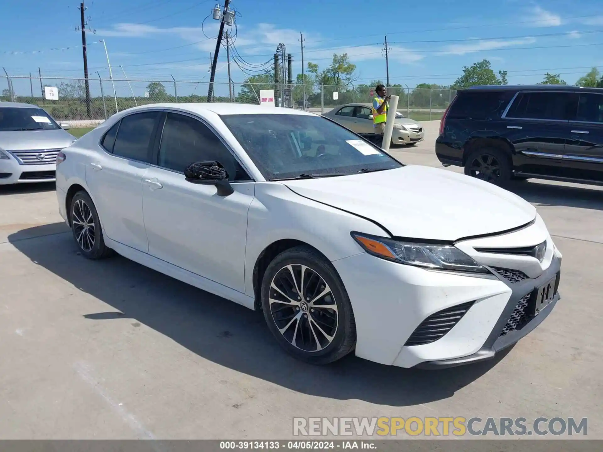 1 Photograph of a damaged car 4T1G11AK7LU366953 TOYOTA CAMRY 2020