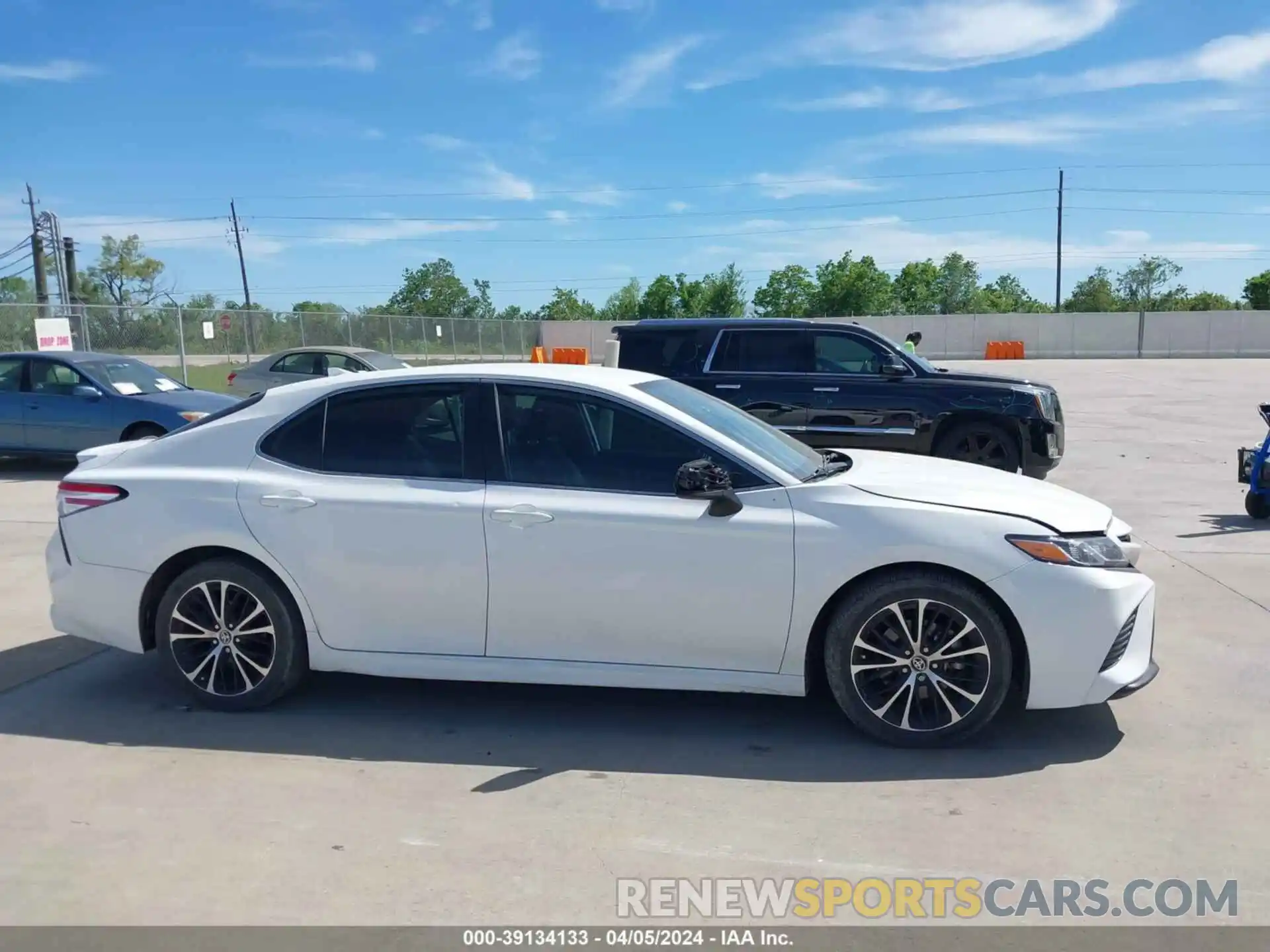 13 Photograph of a damaged car 4T1G11AK7LU366953 TOYOTA CAMRY 2020