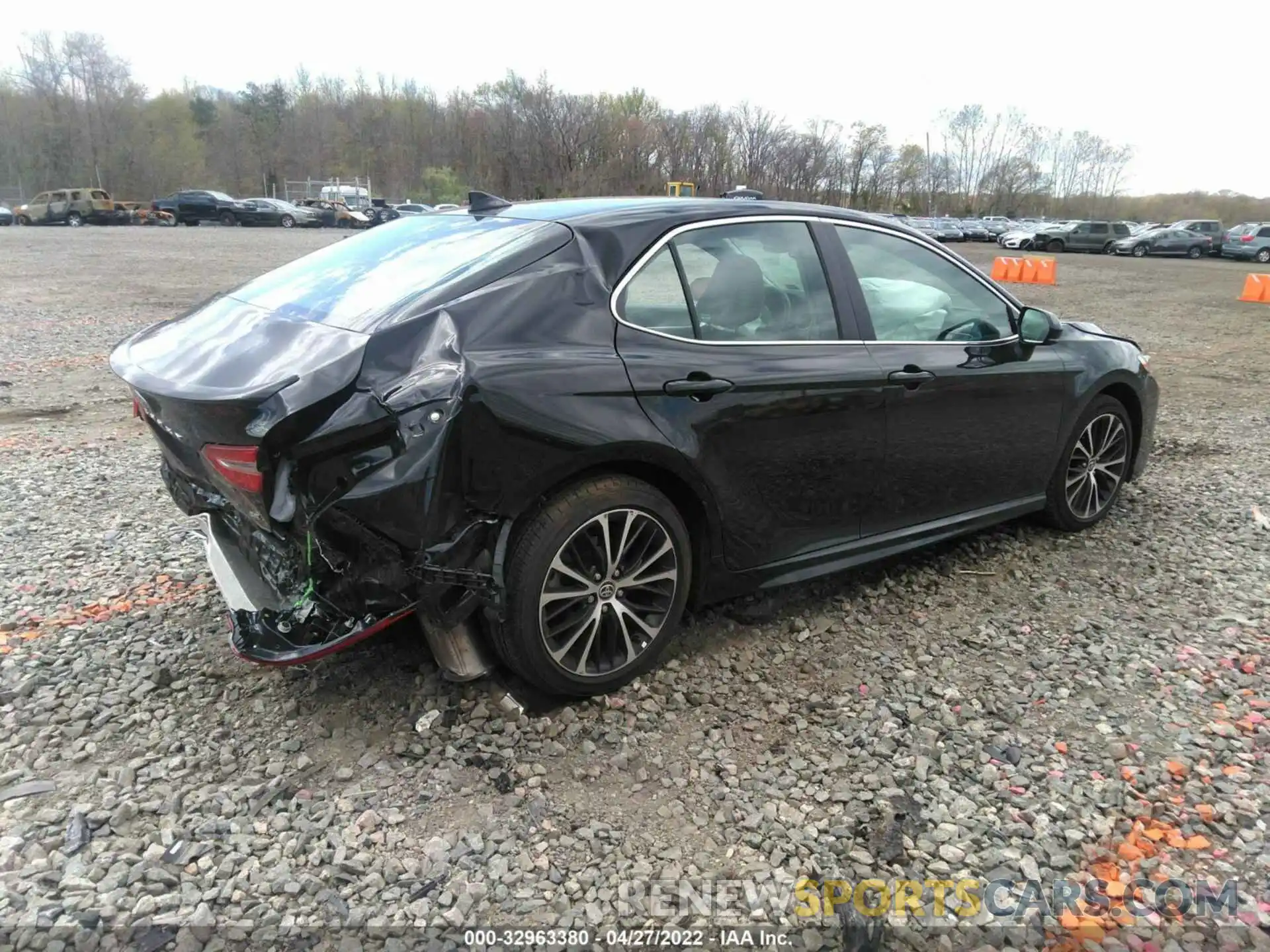 4 Photograph of a damaged car 4T1G11AK7LU368122 TOYOTA CAMRY 2020