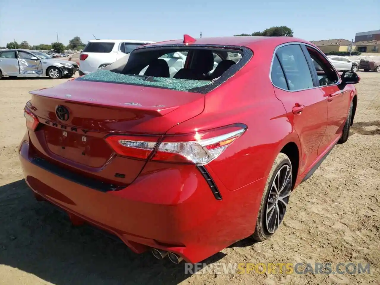 4 Photograph of a damaged car 4T1G11AK7LU370811 TOYOTA CAMRY 2020