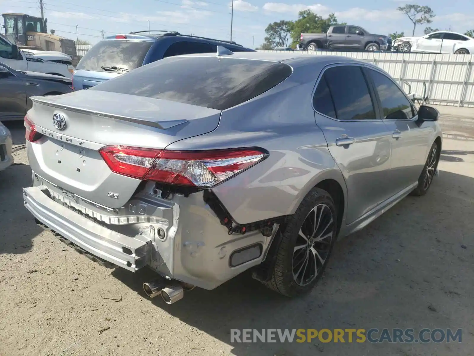 4 Photograph of a damaged car 4T1G11AK7LU372218 TOYOTA CAMRY 2020