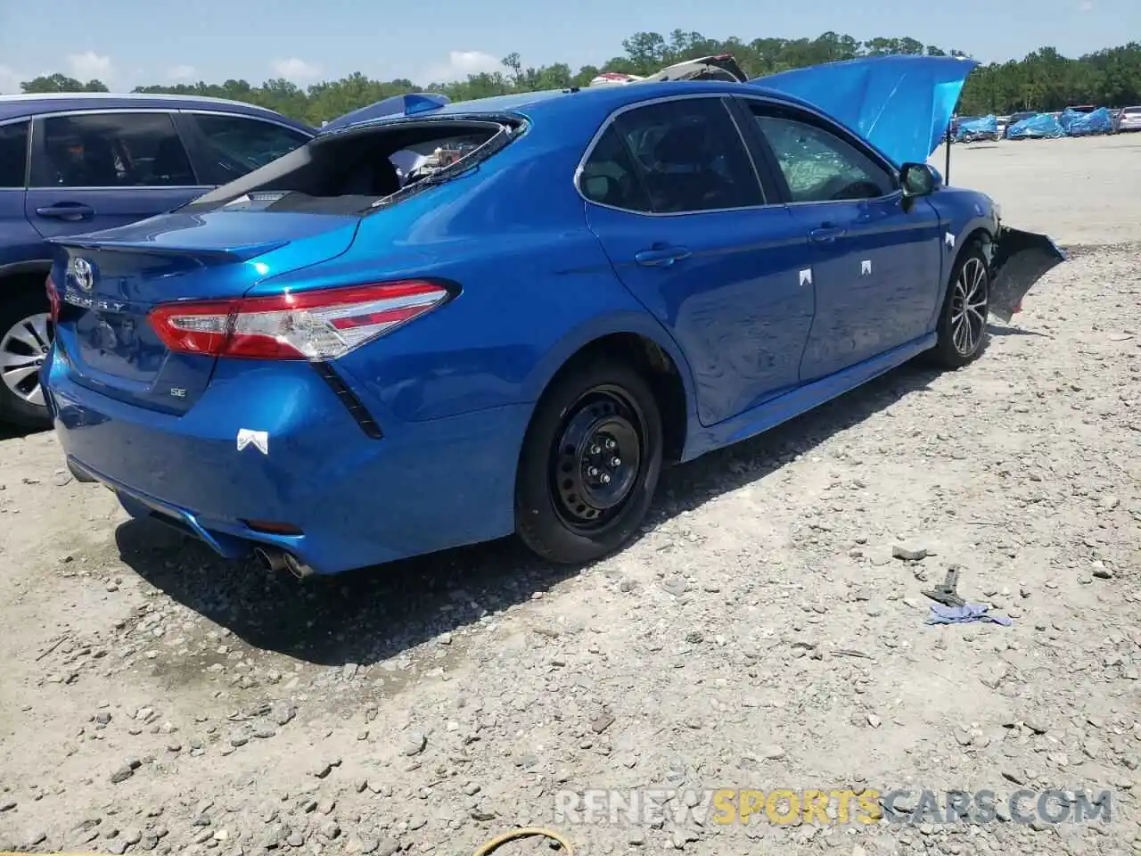 4 Photograph of a damaged car 4T1G11AK7LU372591 TOYOTA CAMRY 2020