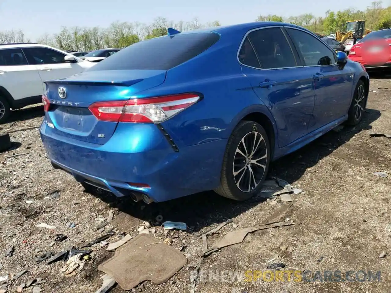 4 Photograph of a damaged car 4T1G11AK7LU373272 TOYOTA CAMRY 2020