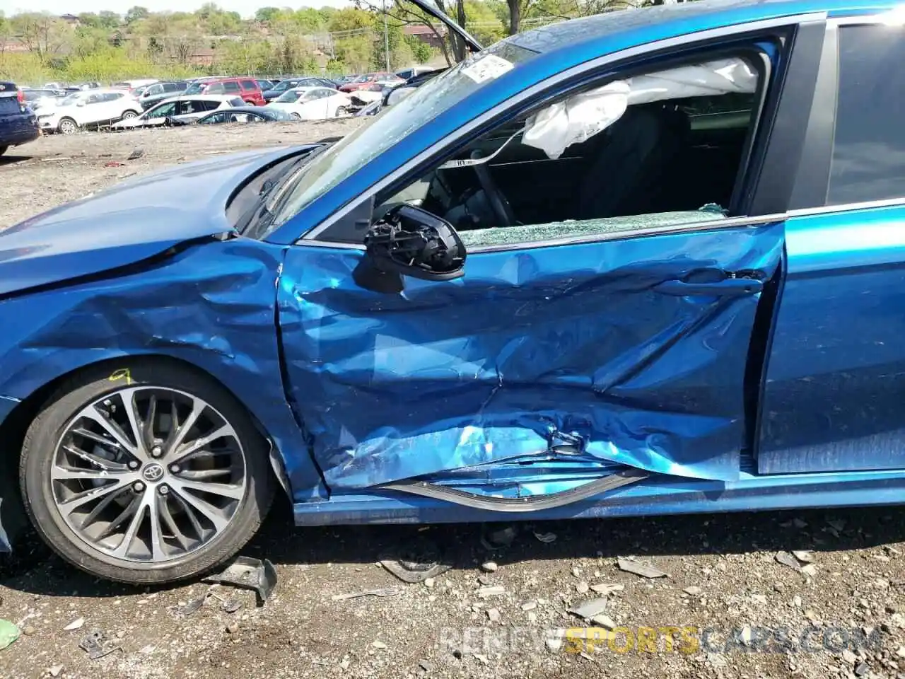 9 Photograph of a damaged car 4T1G11AK7LU373272 TOYOTA CAMRY 2020