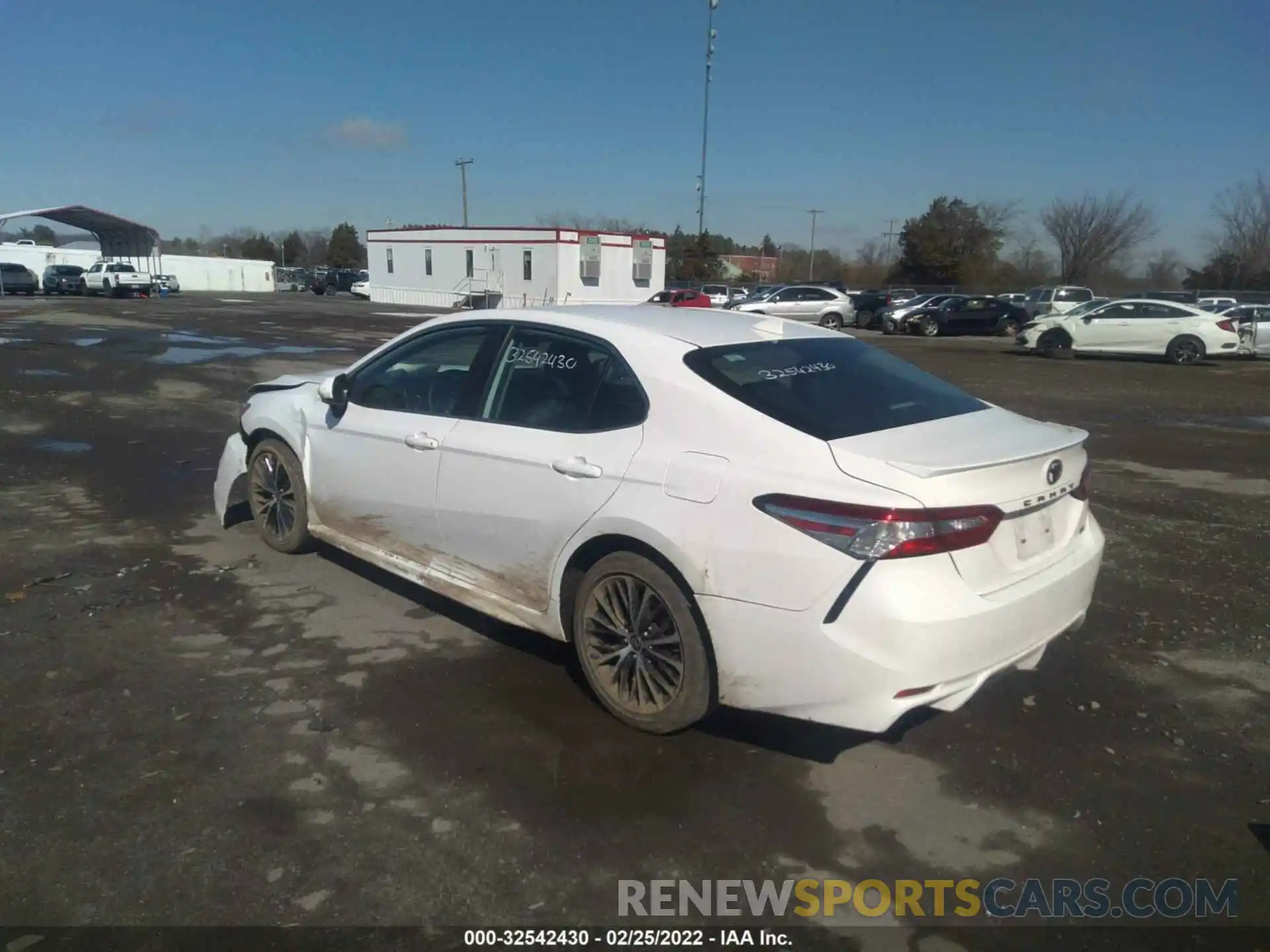 3 Photograph of a damaged car 4T1G11AK7LU380819 TOYOTA CAMRY 2020