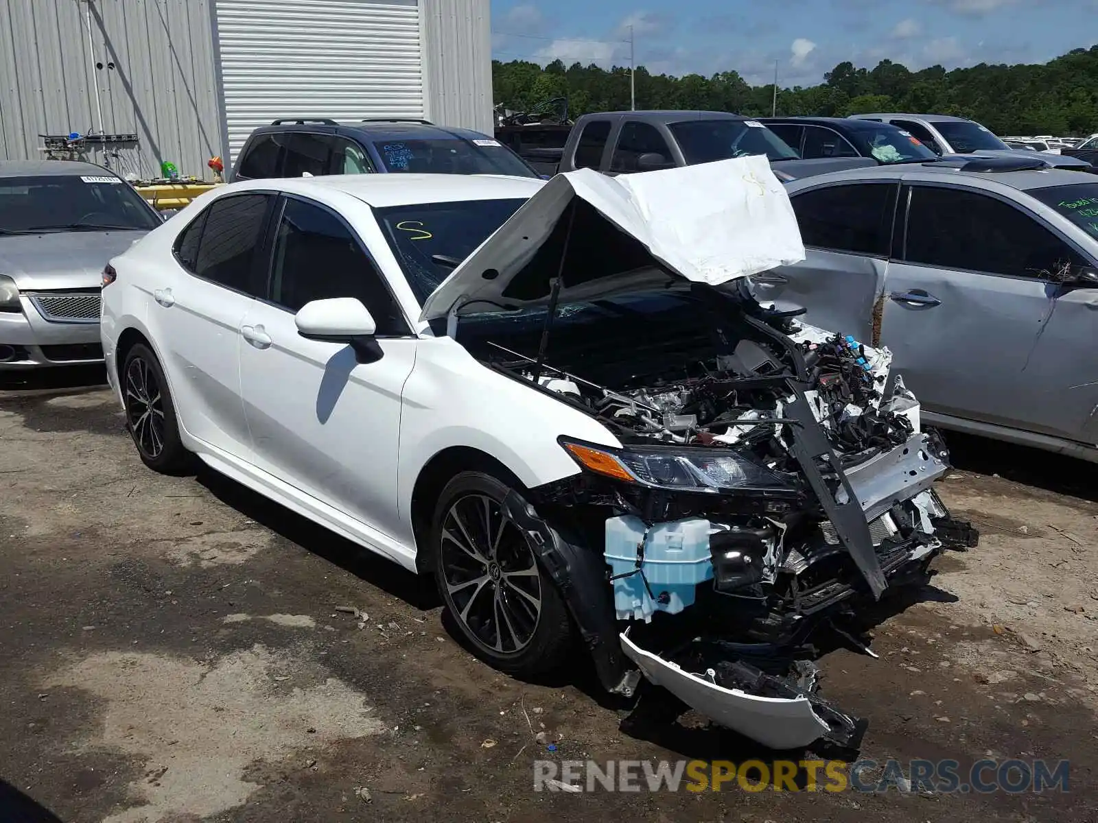 1 Photograph of a damaged car 4T1G11AK7LU385230 TOYOTA CAMRY 2020