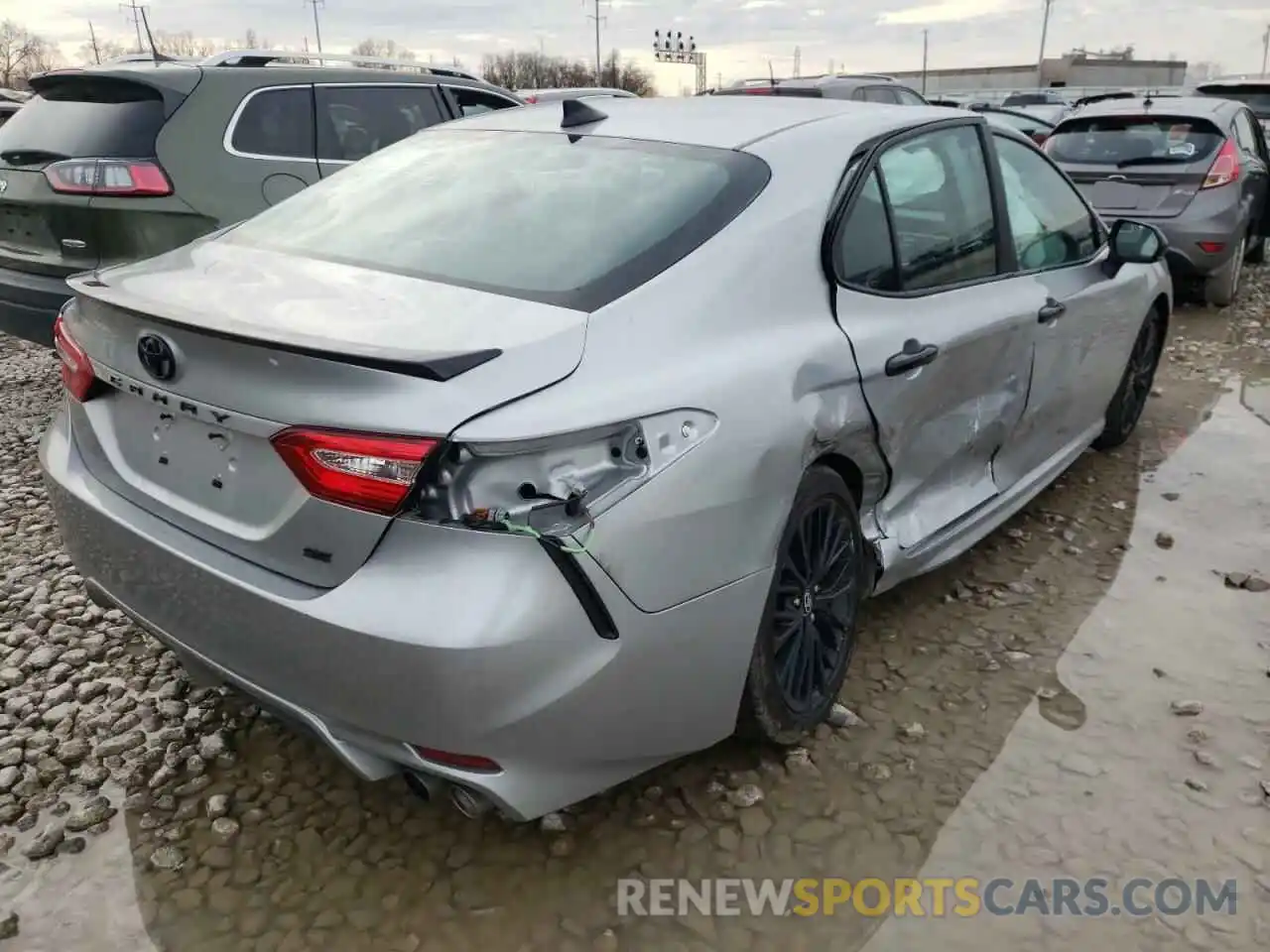 4 Photograph of a damaged car 4T1G11AK7LU387379 TOYOTA CAMRY 2020