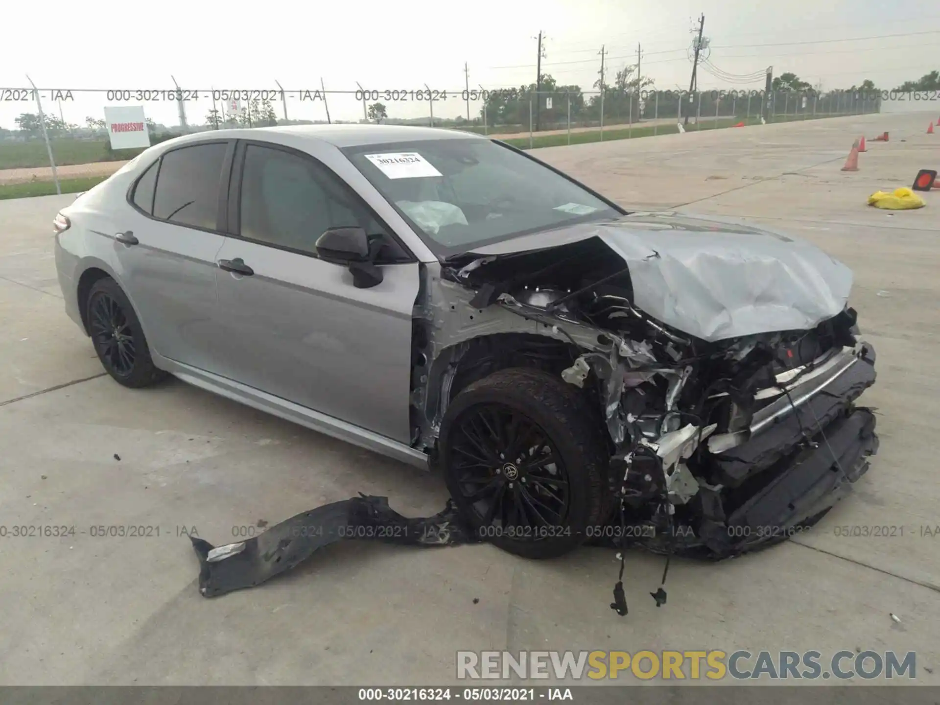 1 Photograph of a damaged car 4T1G11AK7LU391030 TOYOTA CAMRY 2020