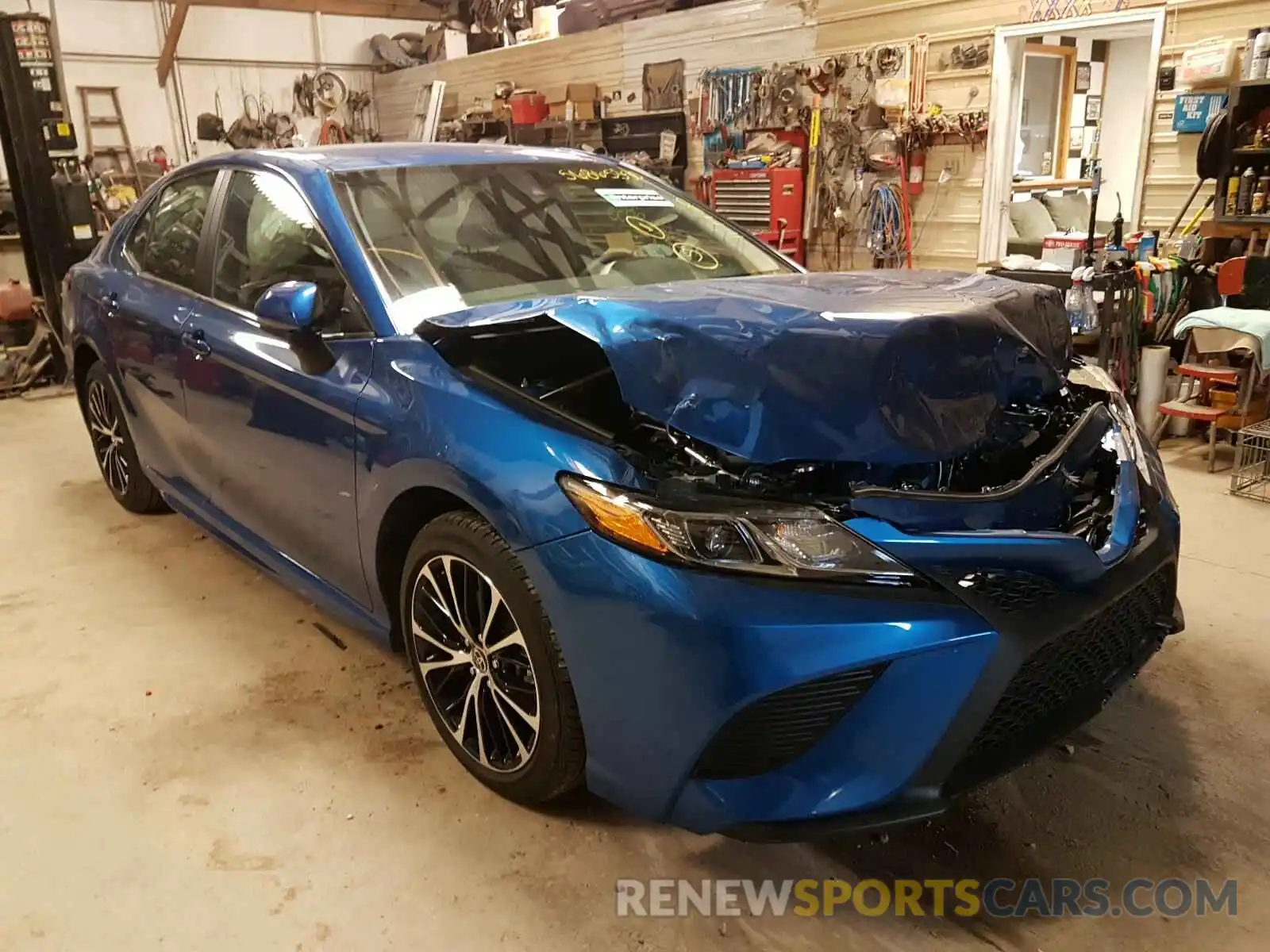 1 Photograph of a damaged car 4T1G11AK7LU395515 TOYOTA CAMRY 2020