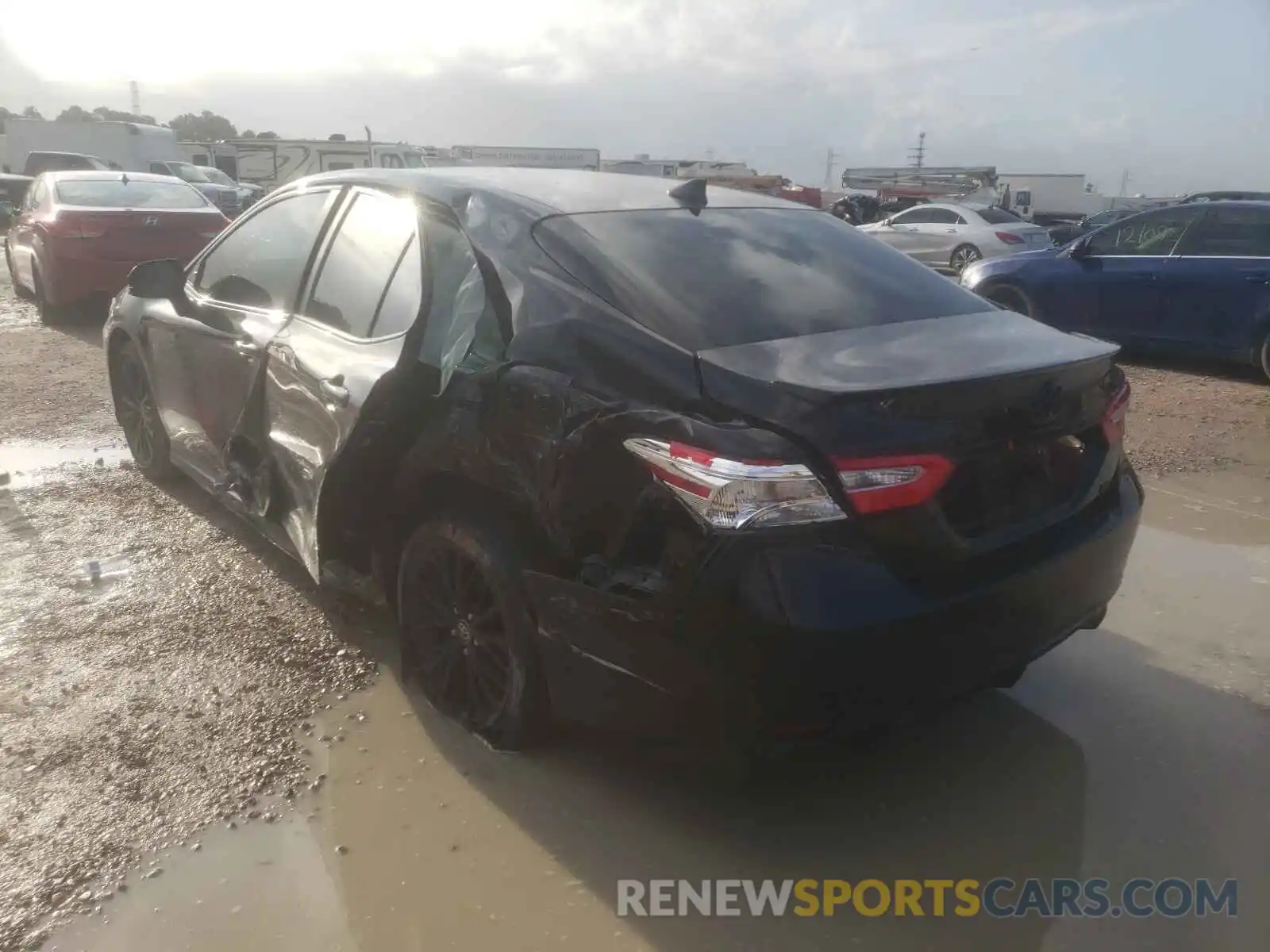 3 Photograph of a damaged car 4T1G11AK7LU400034 TOYOTA CAMRY 2020